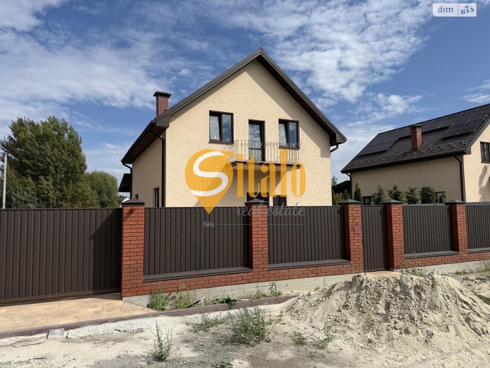 двухэтажный дом с балконом, 140 кв. м, кирпич. Продажа в Гнедине фото 1