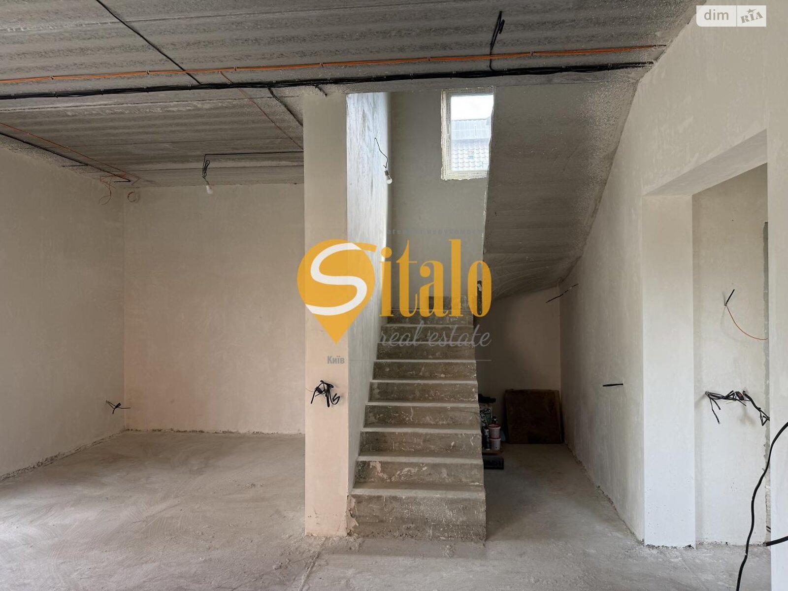 двухэтажный дом с балконом, 140 кв. м, кирпич. Продажа в Гнедине фото 1