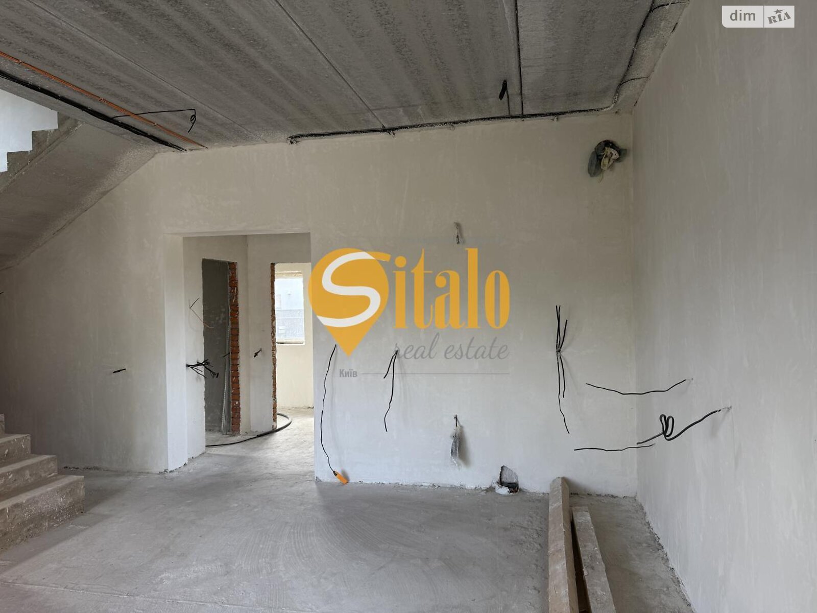 двухэтажный дом с балконом, 140 кв. м, кирпич. Продажа в Гнедине фото 1