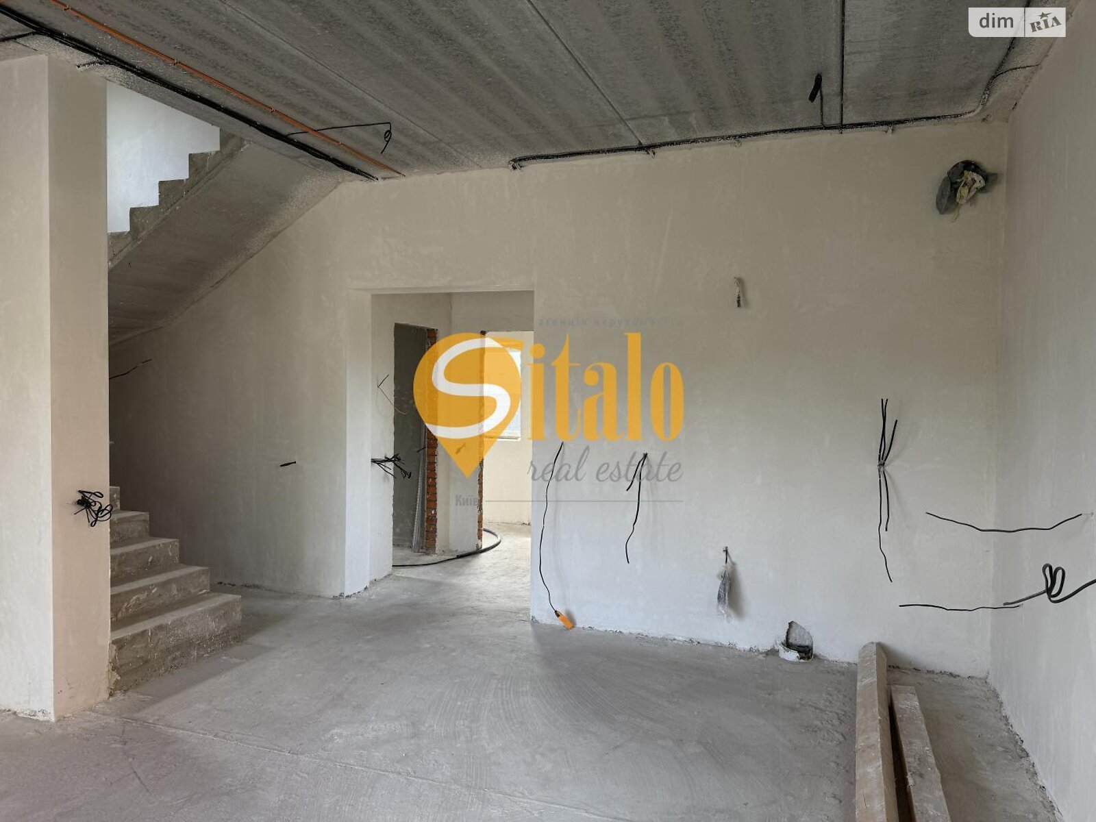 двухэтажный дом с балконом, 140 кв. м, кирпич. Продажа в Гнедине фото 1