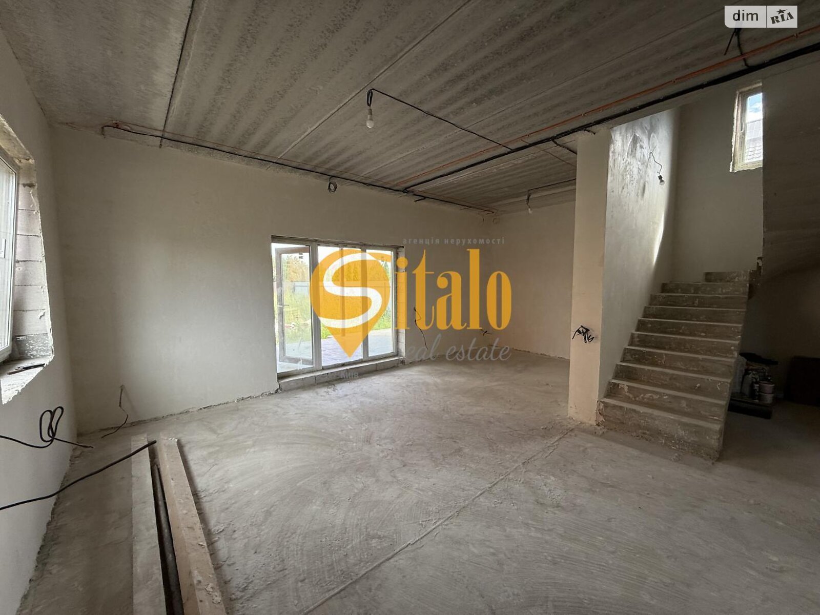 двухэтажный дом с балконом, 140 кв. м, кирпич. Продажа в Гнедине фото 1