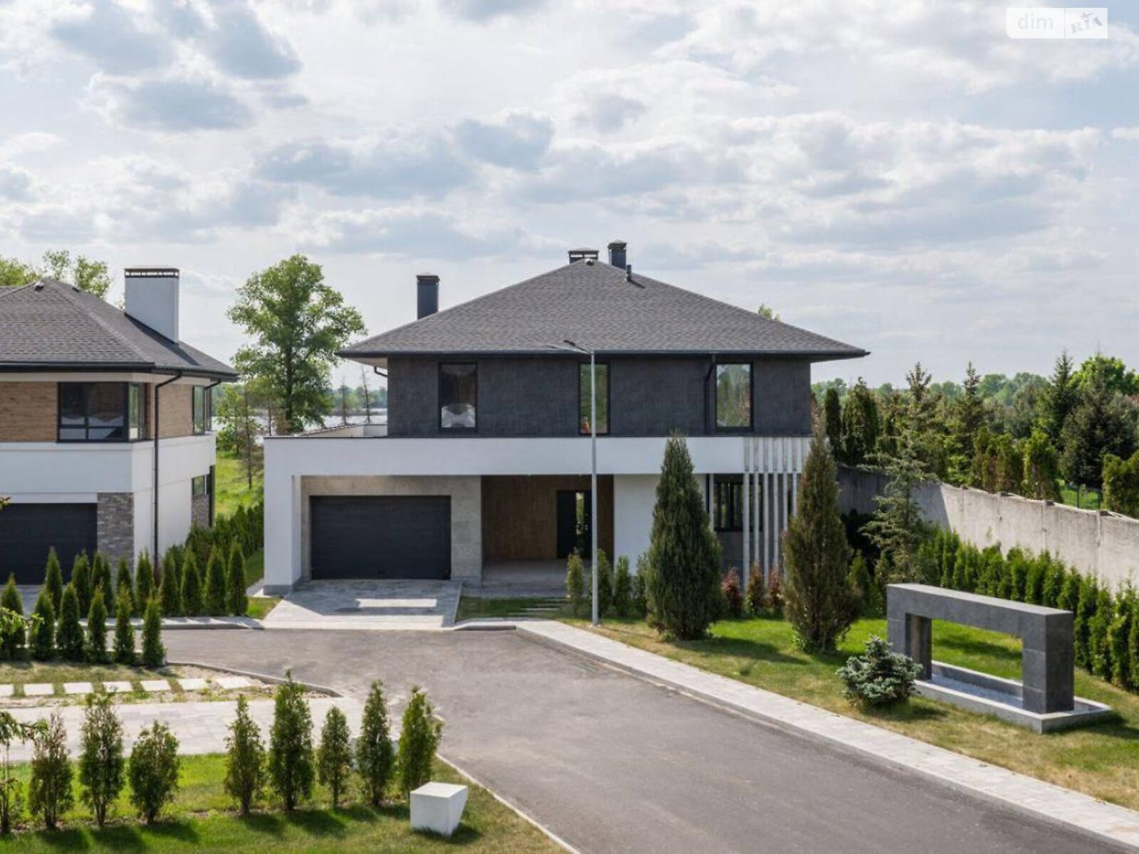 двухэтажный дом с верандой, 335 кв. м, кирпич. Продажа в Гнедине фото 1 двухэтажный дом с верандой, 335 кв. м, кирпич. Продажа в Гнедине фото 1