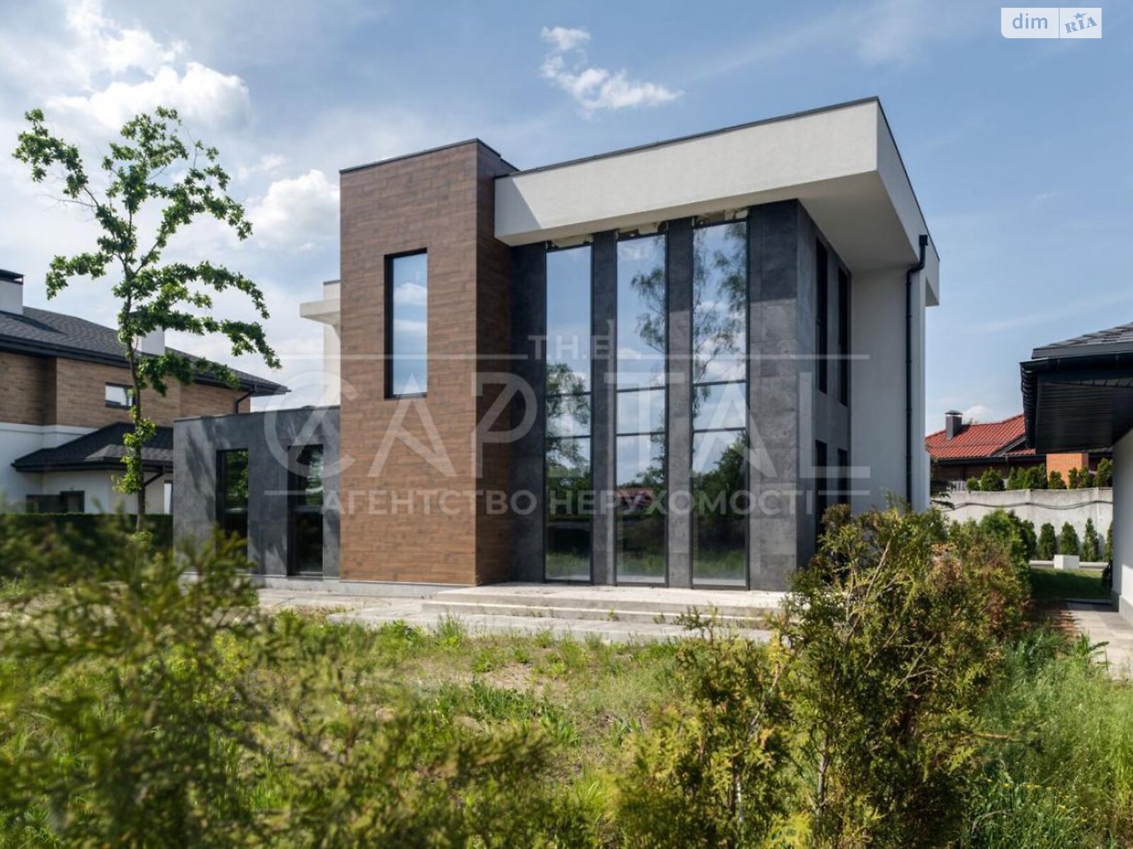 двухэтажный дом с гаражом, 258 кв. м, кирпич. Продажа в Гнедине фото 1 двухэтажный дом с гаражом, 258 кв. м, кирпич. Продажа в Гнедине фото 1