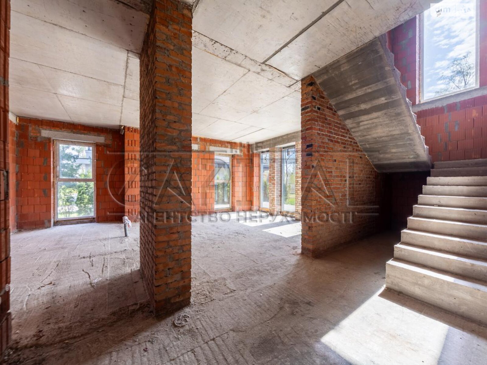 двухэтажный дом с гаражом, 258 кв. м, кирпич. Продажа в Гнедине фото 1 двухэтажный дом с гаражом, 258 кв. м, кирпич. Продажа в Гнедине фото 1