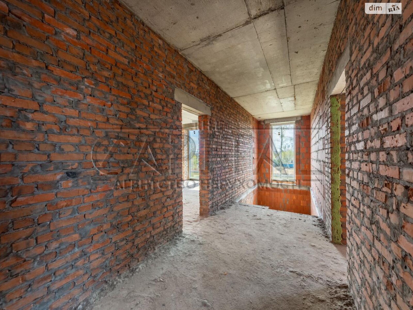 двухэтажный дом с гаражом, 258 кв. м, кирпич. Продажа в Гнедине фото 1 двухэтажный дом с гаражом, 258 кв. м, кирпич. Продажа в Гнедине фото 1