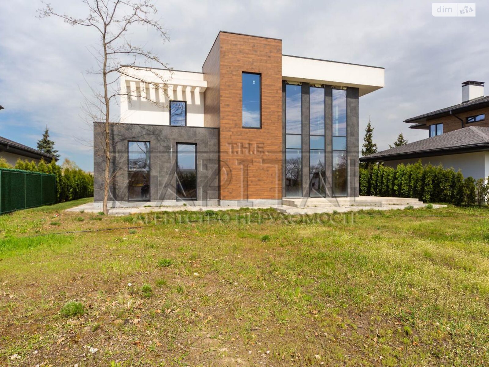 двухэтажный дом с гаражом, 258 кв. м, кирпич. Продажа в Гнедине фото 1 двухэтажный дом с гаражом, 258 кв. м, кирпич. Продажа в Гнедине фото 1