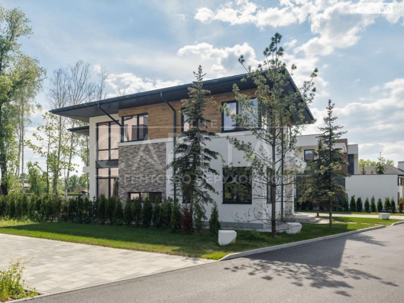 двоповерховий будинок з гаражем, 250 кв. м, цегла. Продаж у Гнідині фото 1 двоповерховий будинок з гаражем, 250 кв. м, цегла. Продаж у Гнідині фото 1