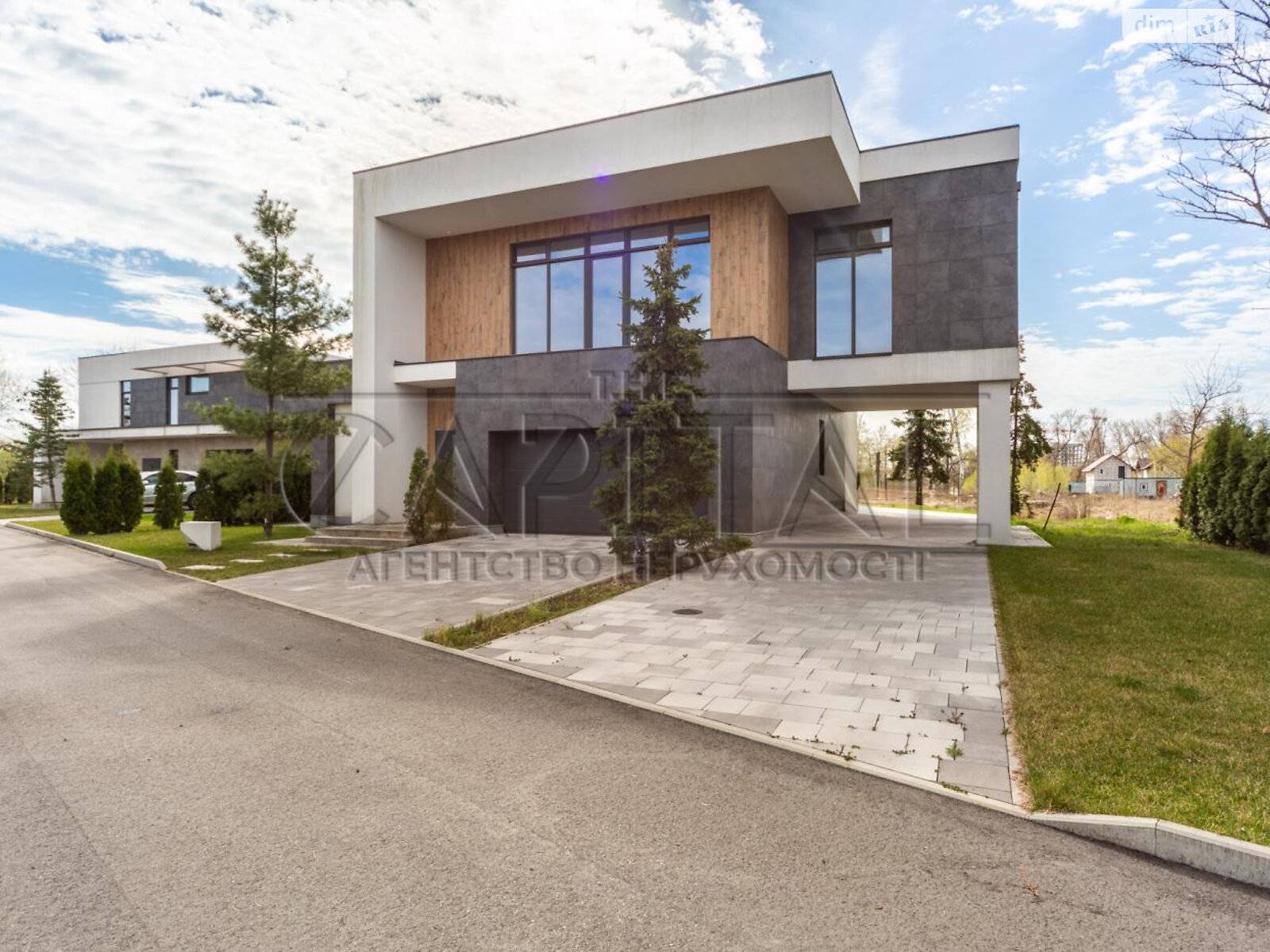 двухэтажный дом с гаражом, 220 кв. м, кирпич. Продажа в Гнедине фото 1 двухэтажный дом с гаражом, 220 кв. м, кирпич. Продажа в Гнедине фото 1