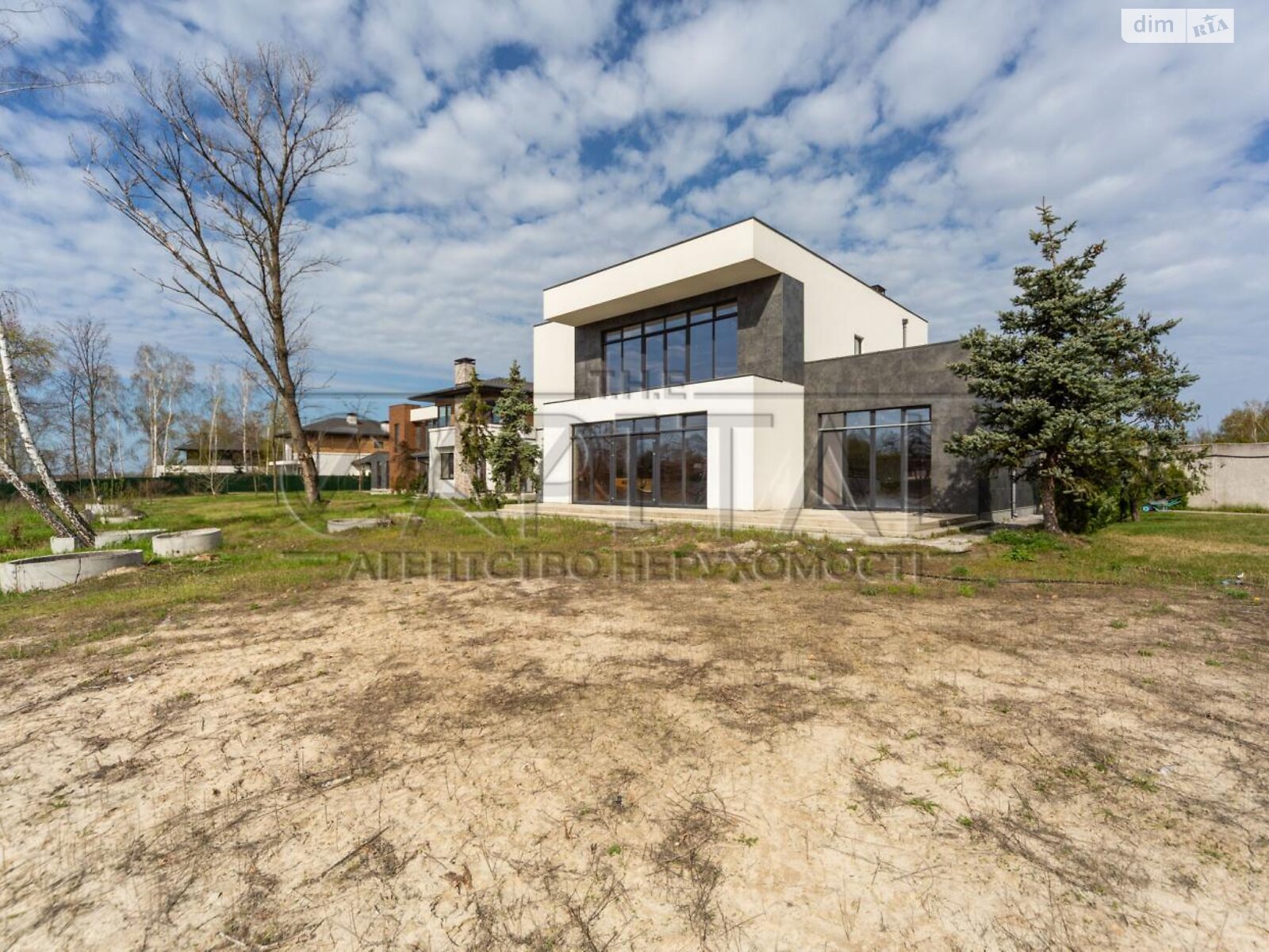 двухэтажный дом с гаражом, 220 кв. м, кирпич. Продажа в Гнедине фото 1 двухэтажный дом с гаражом, 220 кв. м, кирпич. Продажа в Гнедине фото 1