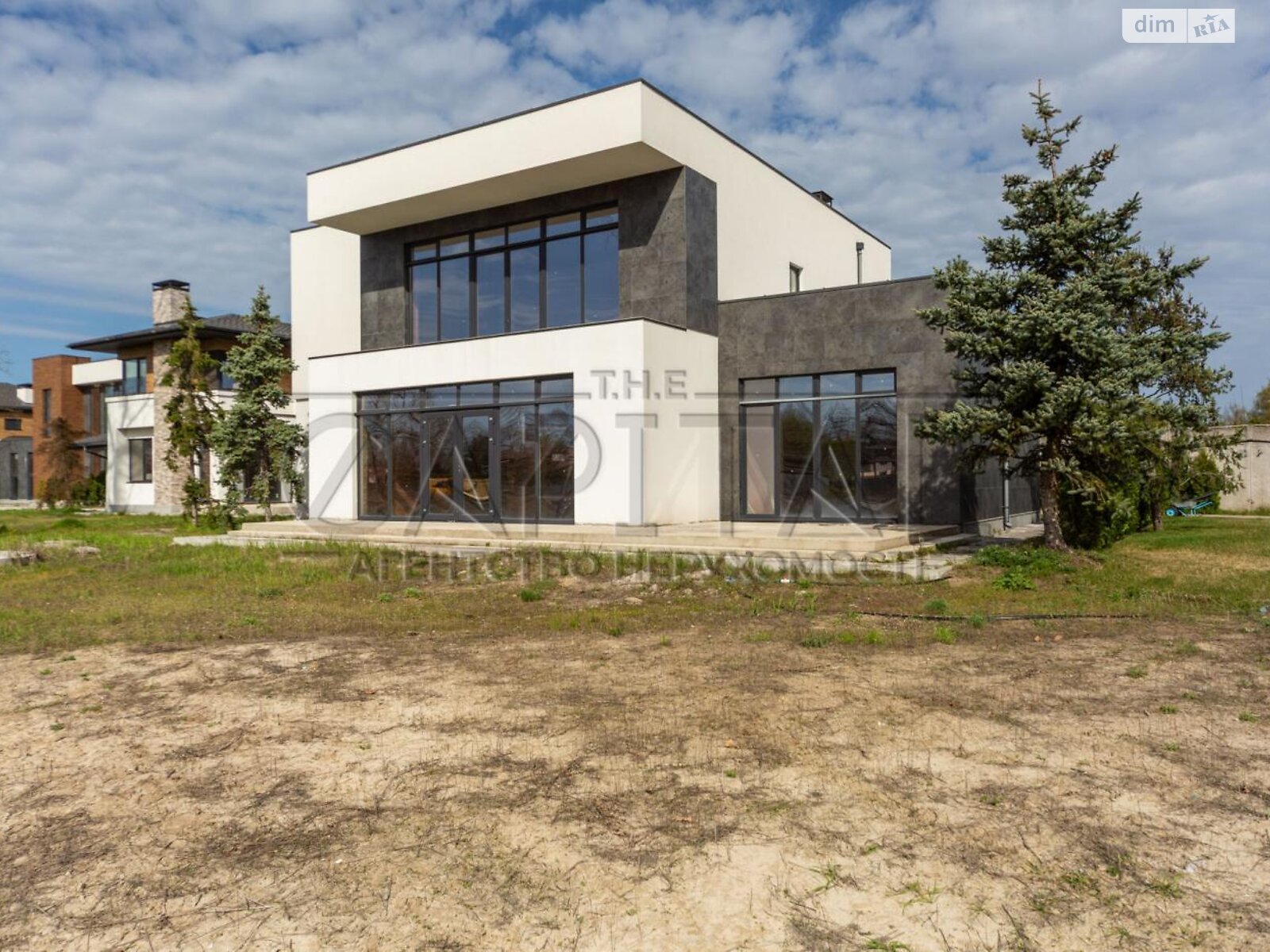 двухэтажный дом с гаражом, 220 кв. м, кирпич. Продажа в Гнедине фото 1 двухэтажный дом с гаражом, 220 кв. м, кирпич. Продажа в Гнедине фото 1