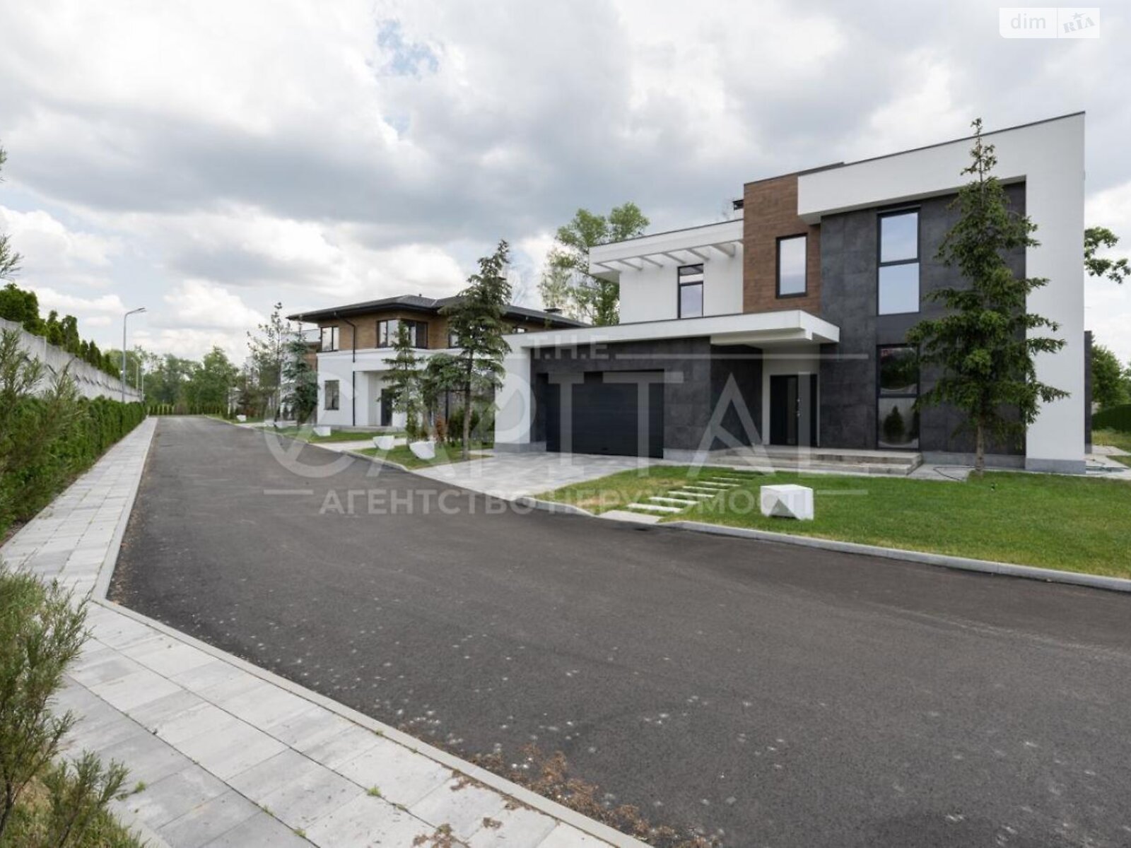 двухэтажный дом с гаражом, 220 кв. м, кирпич. Продажа в Гнедине фото 1 двухэтажный дом с гаражом, 220 кв. м, кирпич. Продажа в Гнедине фото 1
