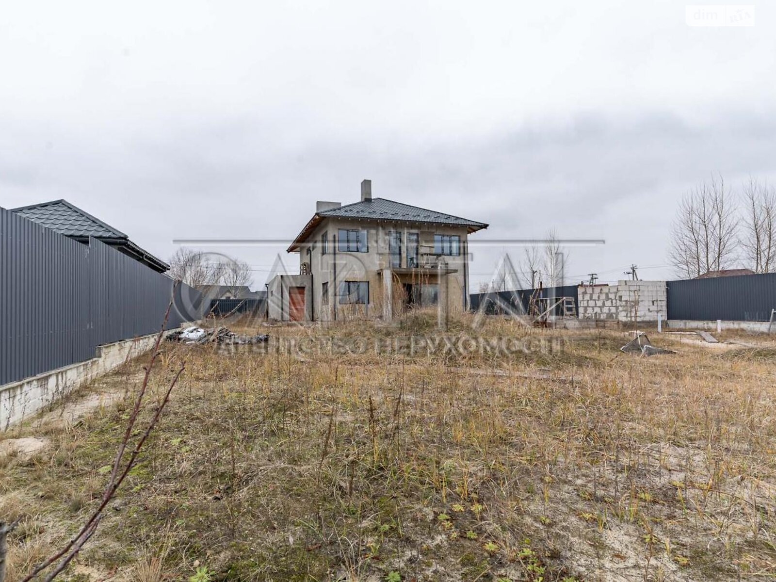 двухэтажный дом с гаражом, 214 кв. м, кирпич. Продажа в Гнедине фото 1 двухэтажный дом с гаражом, 214 кв. м, кирпич. Продажа в Гнедине фото 1