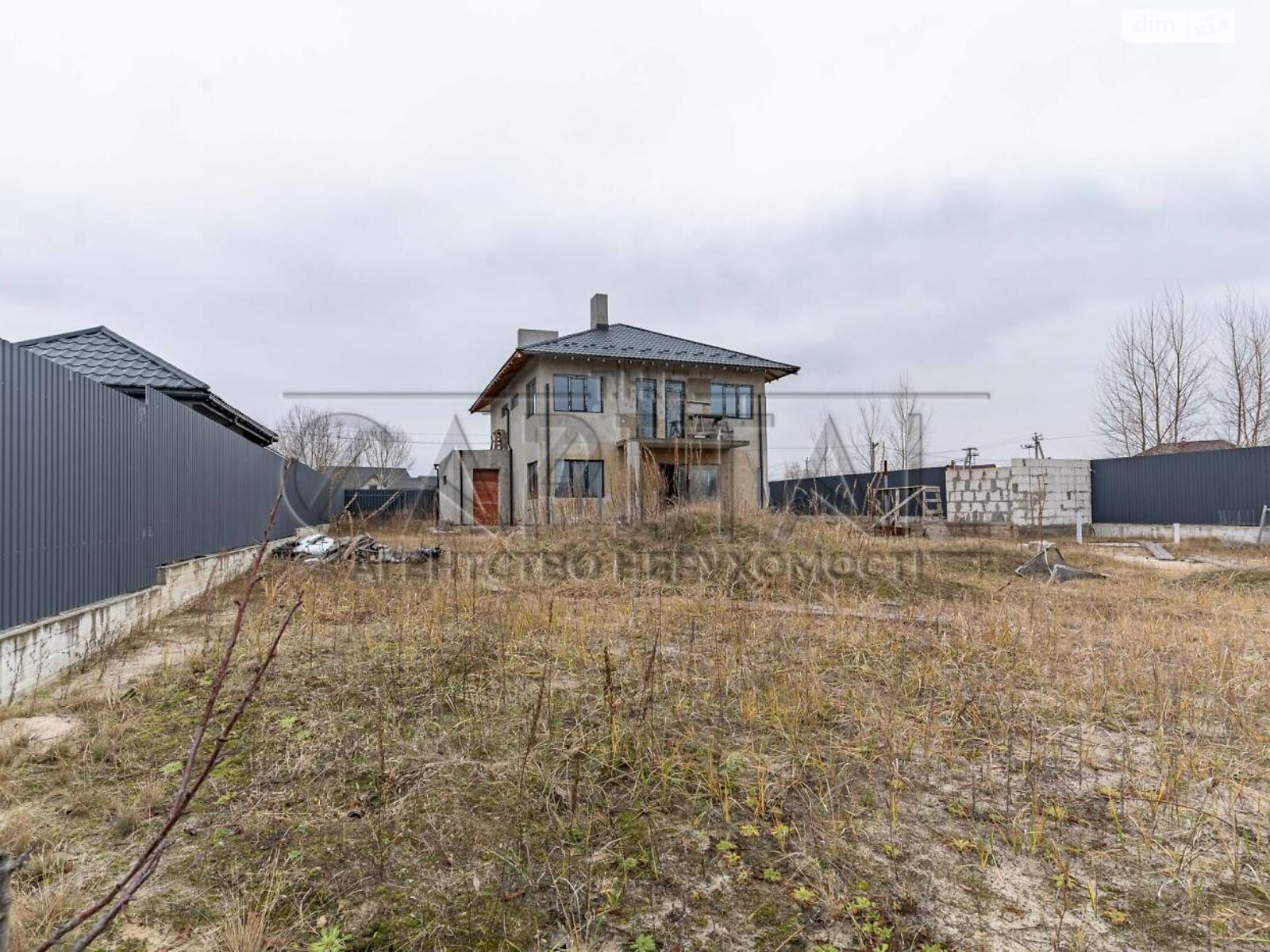 двухэтажный дом с гаражом, 214 кв. м, кирпич. Продажа в Гнедине фото 1 двухэтажный дом с гаражом, 214 кв. м, кирпич. Продажа в Гнедине фото 1