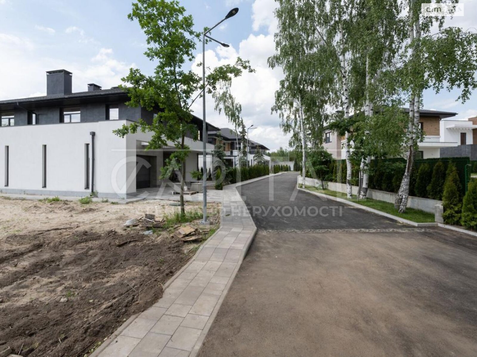 двоповерховий будинок з гаражем, 300 кв. м, цегла. Продаж у Гнідині фото 1