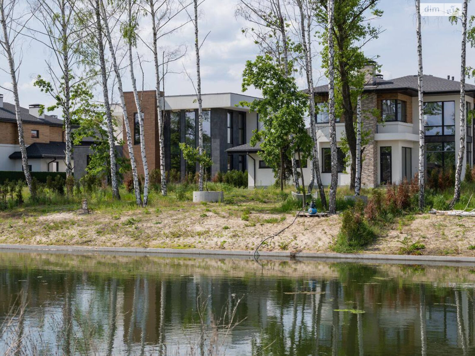 двоповерховий будинок з гаражем, 250 кв. м, цегла. Продаж у Гнідині фото 1 двоповерховий будинок з гаражем, 250 кв. м, цегла. Продаж у Гнідині фото 1