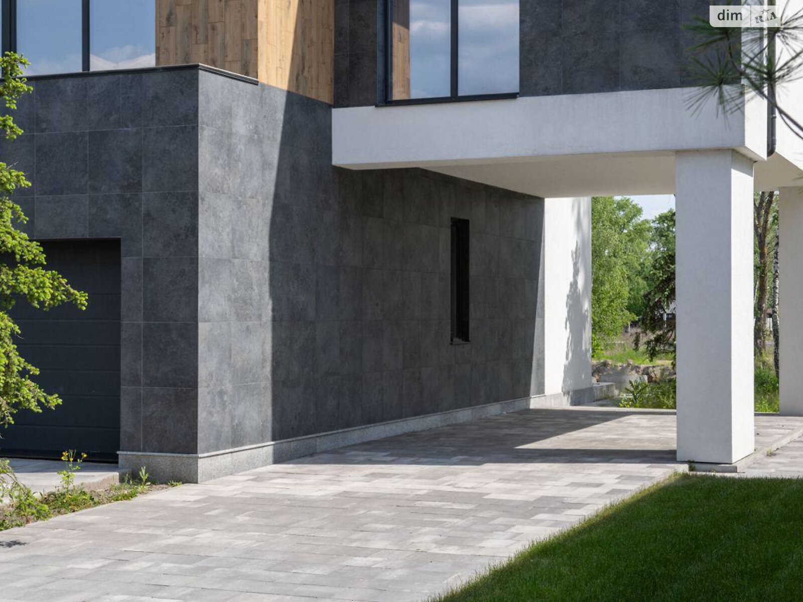 двухэтажный дом с гаражом, 220 кв. м, кирпич. Продажа в Гнедине фото 1 двухэтажный дом с гаражом, 220 кв. м, кирпич. Продажа в Гнедине фото 1
