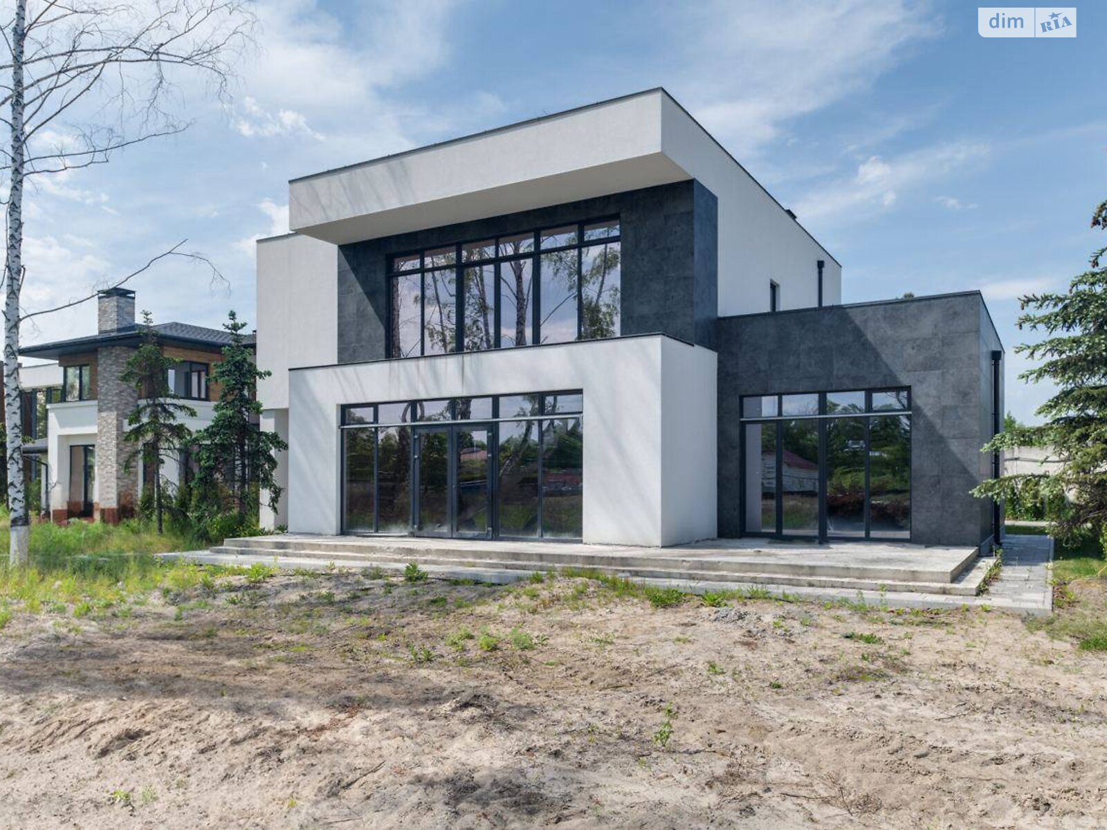двухэтажный дом с гаражом, 220 кв. м, кирпич. Продажа в Гнедине фото 1 двухэтажный дом с гаражом, 220 кв. м, кирпич. Продажа в Гнедине фото 1