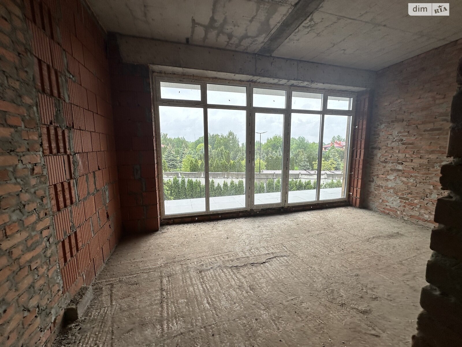 двухэтажный дом с гаражом, 220 кв. м, кирпич. Продажа в Гнедине фото 1 двухэтажный дом с гаражом, 220 кв. м, кирпич. Продажа в Гнедине фото 1