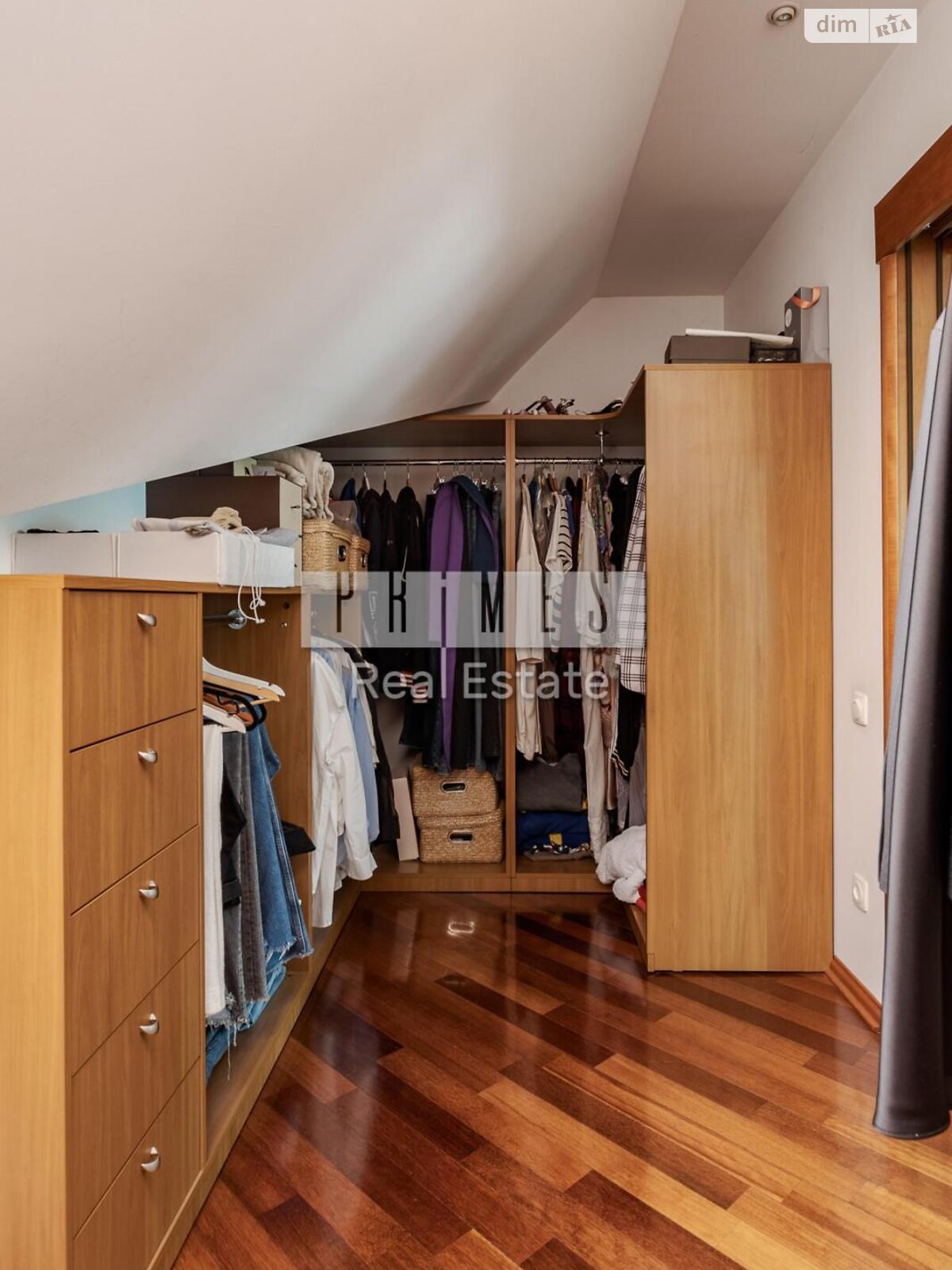 трехэтажный дом с гаражом, 482.1 кв. м, кирпич. Продажа в Гнедине фото 1 трехэтажный дом с гаражом, 482.1 кв. м, кирпич. Продажа в Гнедине фото 1
