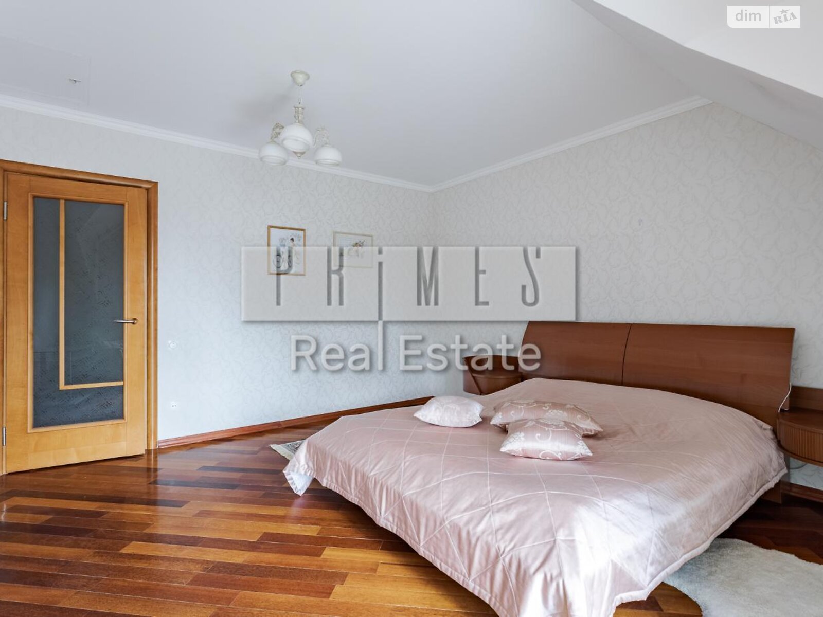 трехэтажный дом с гаражом, 482.1 кв. м, кирпич. Продажа в Гнедине фото 1 трехэтажный дом с гаражом, 482.1 кв. м, кирпич. Продажа в Гнедине фото 1