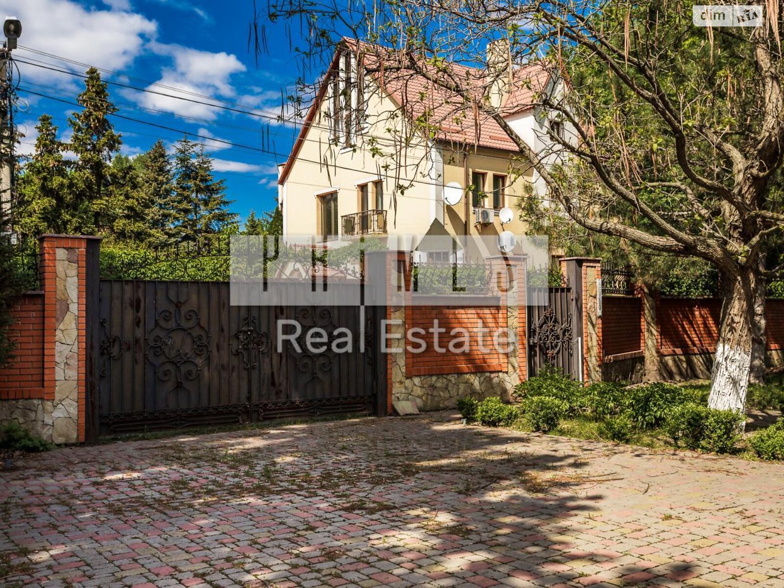 трехэтажный дом с верандой, 484 кв. м, кирпич. Продажа в Гнедине фото 1 трехэтажный дом с верандой, 484 кв. м, кирпич. Продажа в Гнедине фото 1