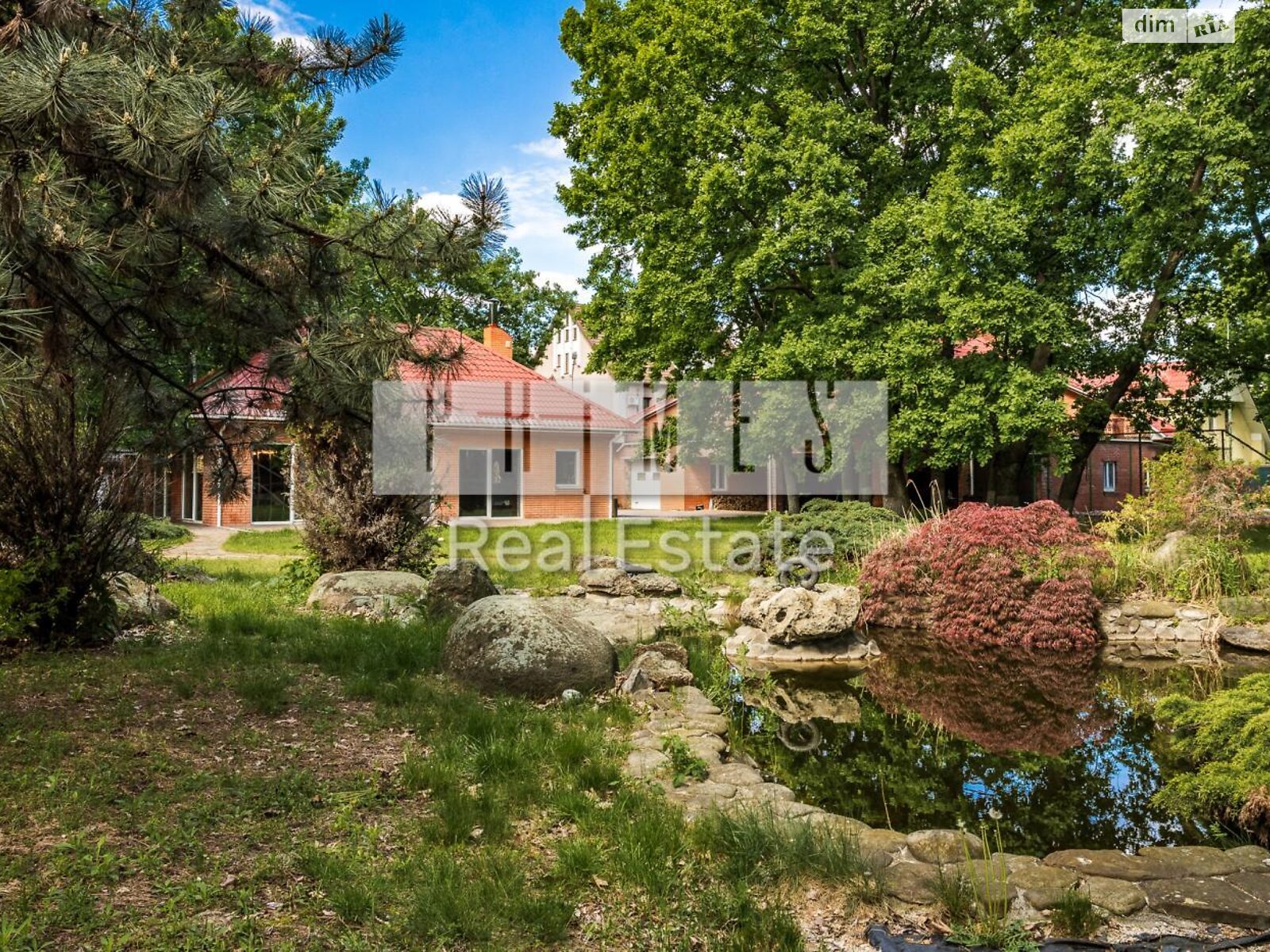 трехэтажный дом с верандой, 484 кв. м, кирпич. Продажа в Гнедине фото 1 трехэтажный дом с верандой, 484 кв. м, кирпич. Продажа в Гнедине фото 1