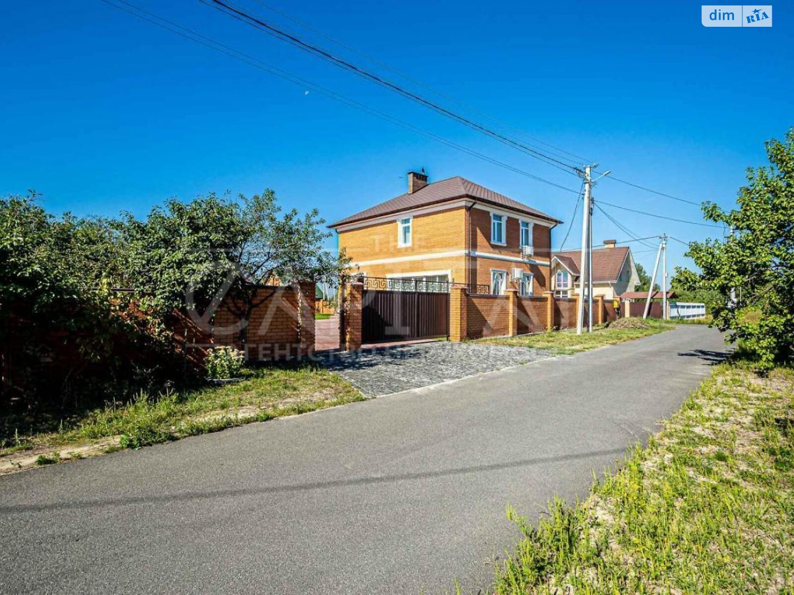двухэтажный дом с гаражом, 160 кв. м, кирпич. Продажа в Гнедине фото 1 двухэтажный дом с гаражом, 160 кв. м, кирпич. Продажа в Гнедине фото 1
