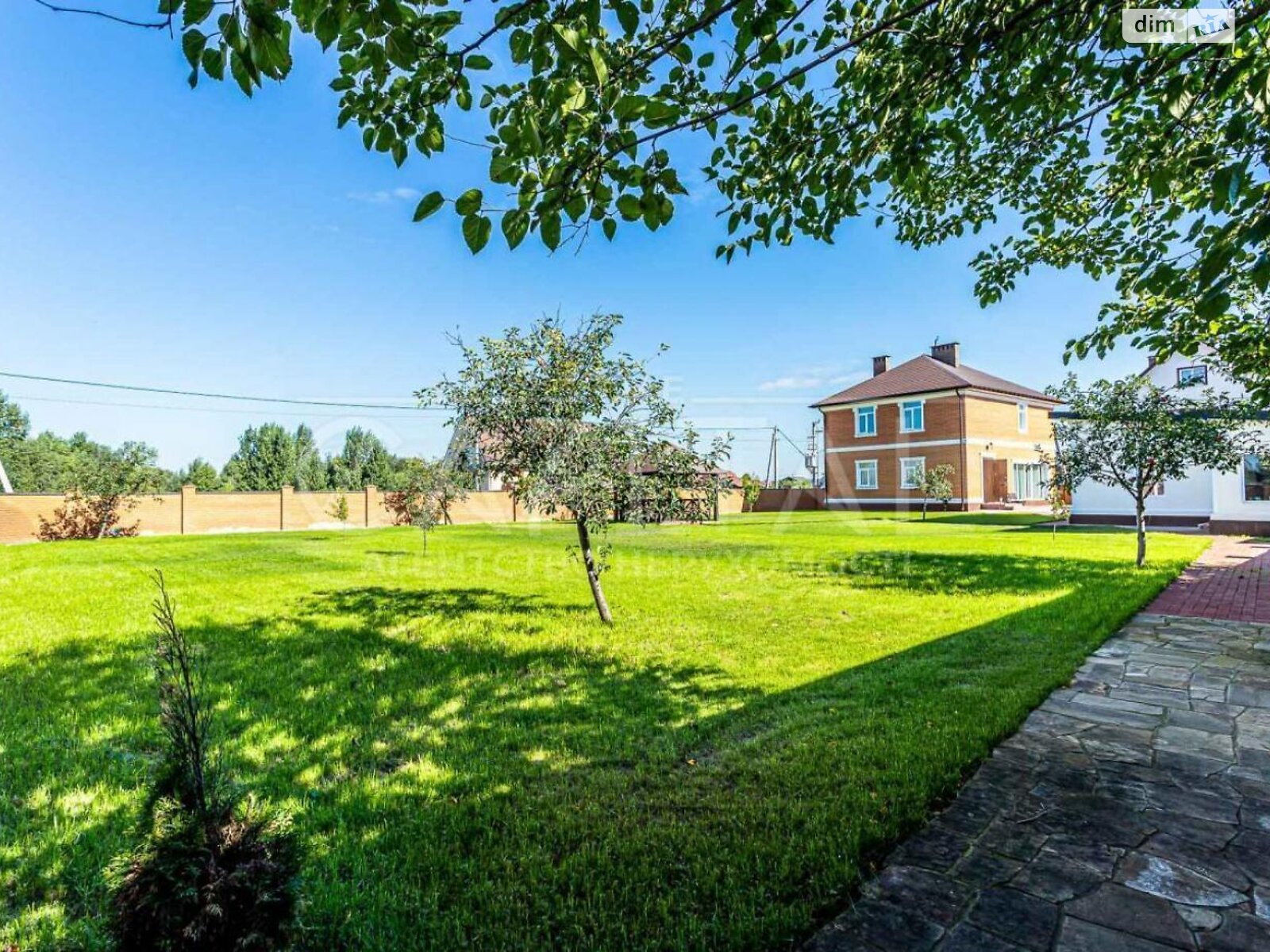 двухэтажный дом с гаражом, 160 кв. м, кирпич. Продажа в Гнедине фото 1 двухэтажный дом с гаражом, 160 кв. м, кирпич. Продажа в Гнедине фото 1