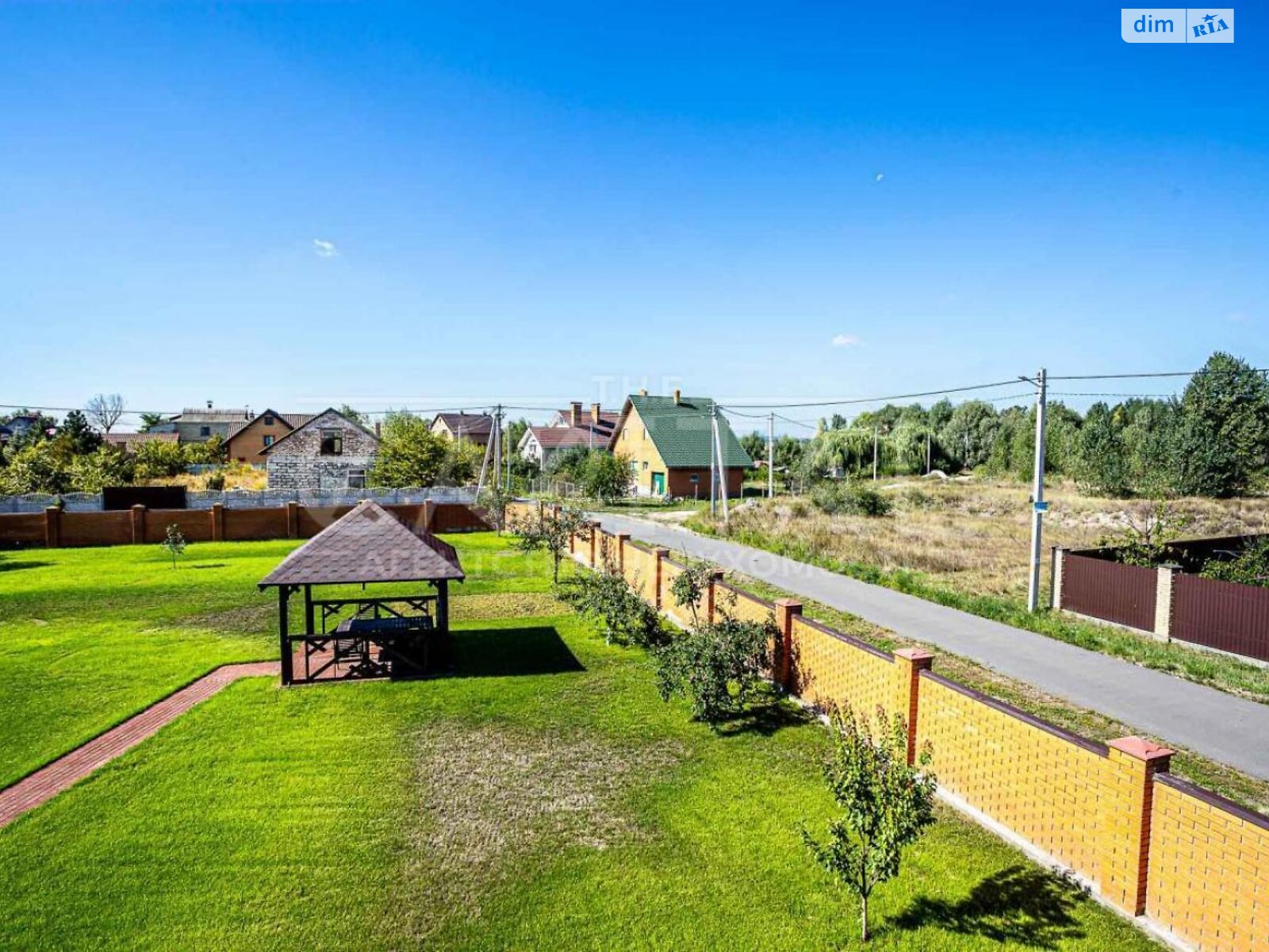 двухэтажный дом с гаражом, 160 кв. м, кирпич. Продажа в Гнедине фото 1 двухэтажный дом с гаражом, 160 кв. м, кирпич. Продажа в Гнедине фото 1