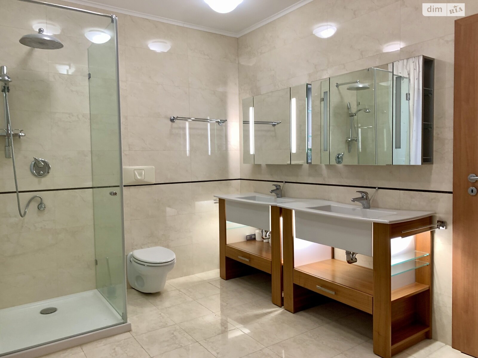 двухэтажный дом с балконом, 200 кв. м, брус. Продажа в Гнедине фото 1