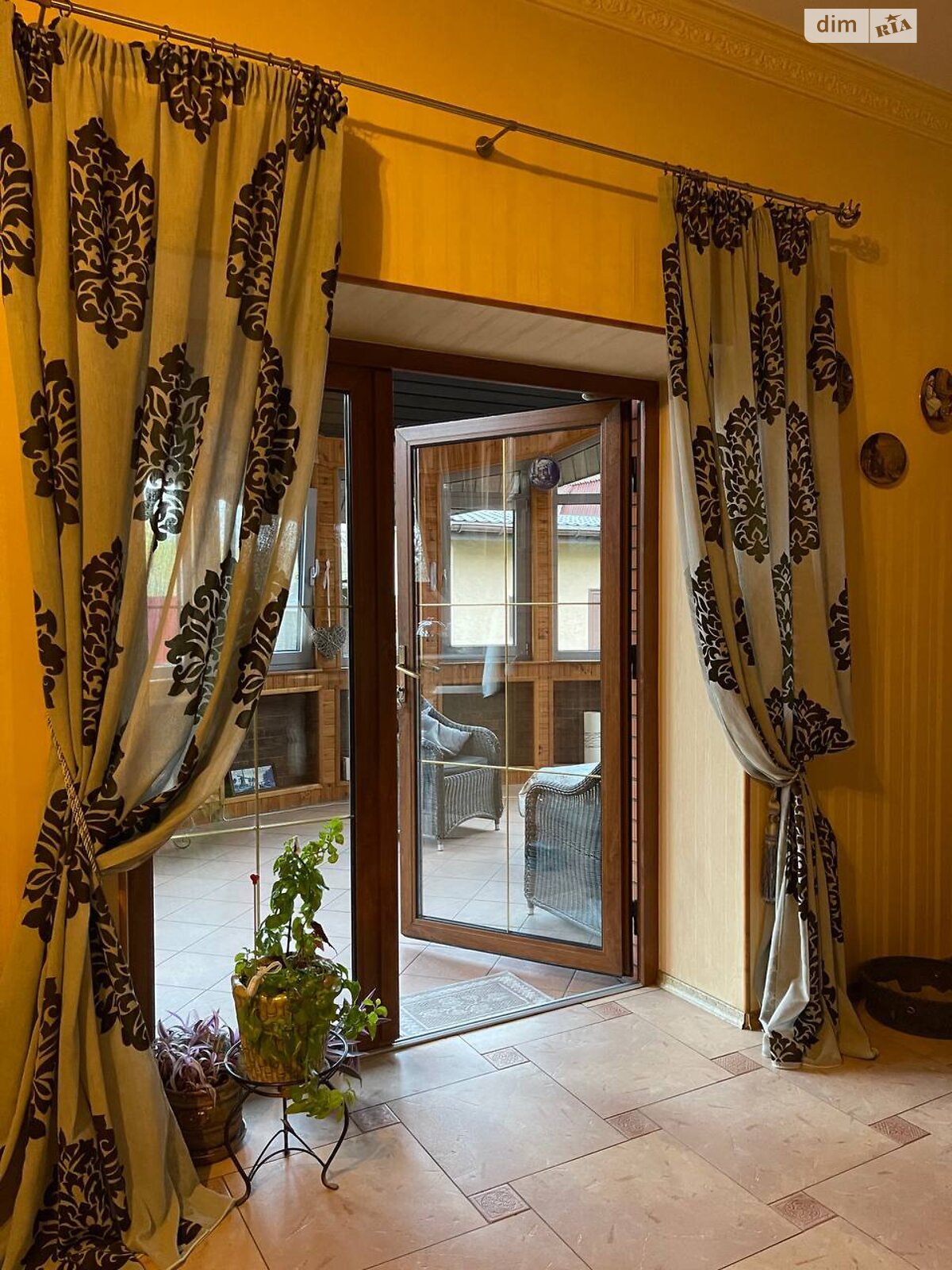 триповерховий будинок з верандою, 299 кв. м, цегла. Продаж у Гнідині фото 1 триповерховий будинок з верандою, 299 кв. м, цегла. Продаж у Гнідині фото 1