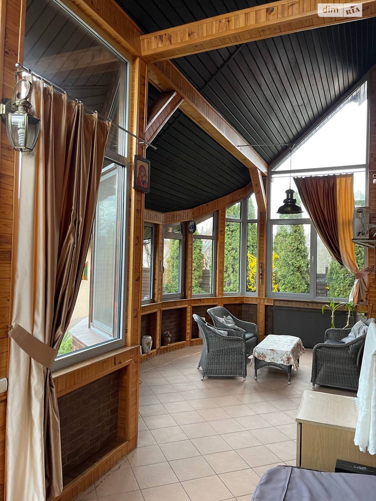 триповерховий будинок з верандою, 299 кв. м, цегла. Продаж у Гнідині фото 1 триповерховий будинок з верандою, 299 кв. м, цегла. Продаж у Гнідині фото 1