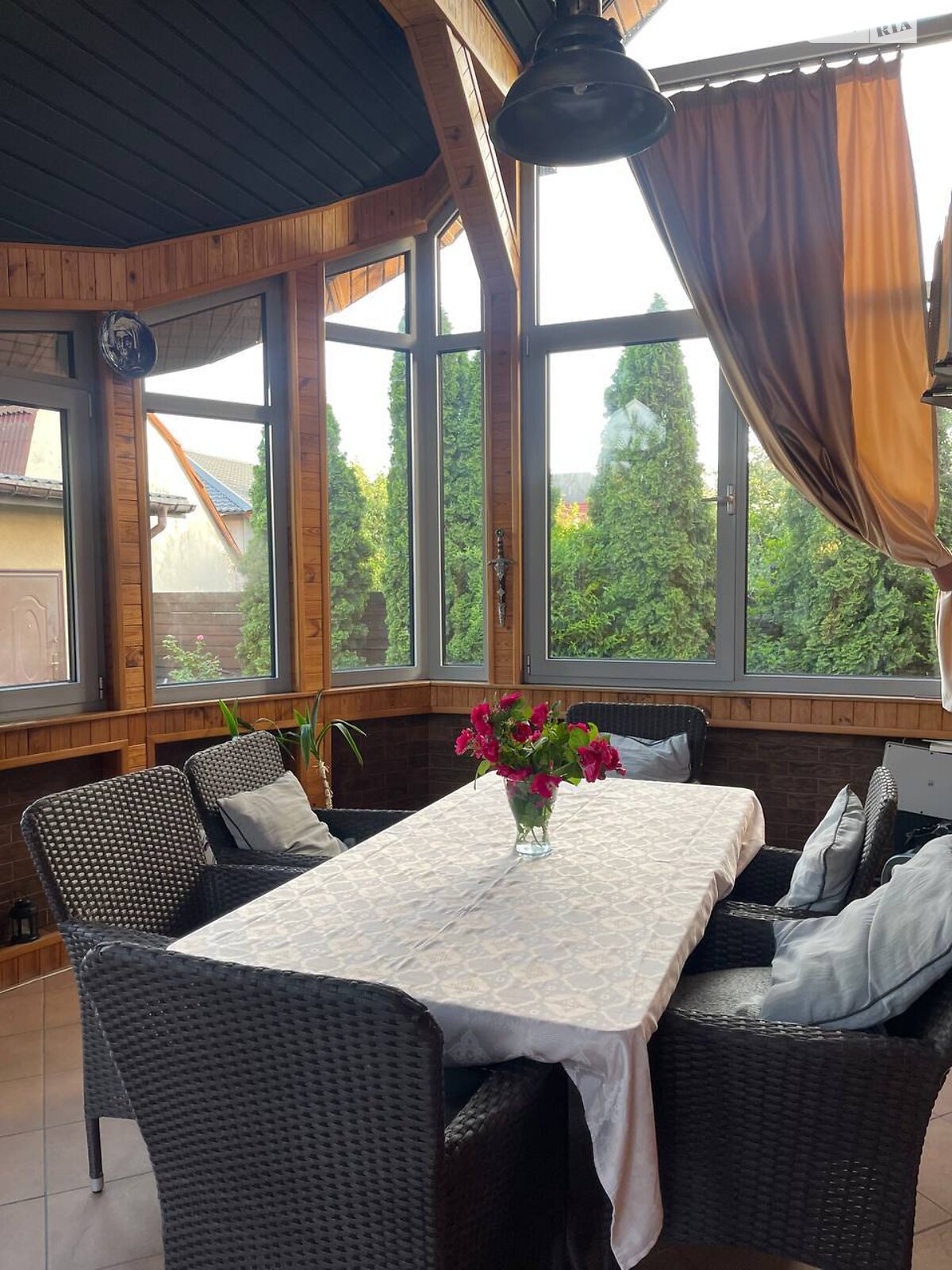 триповерховий будинок з верандою, 299 кв. м, цегла. Продаж у Гнідині фото 1 триповерховий будинок з верандою, 299 кв. м, цегла. Продаж у Гнідині фото 1