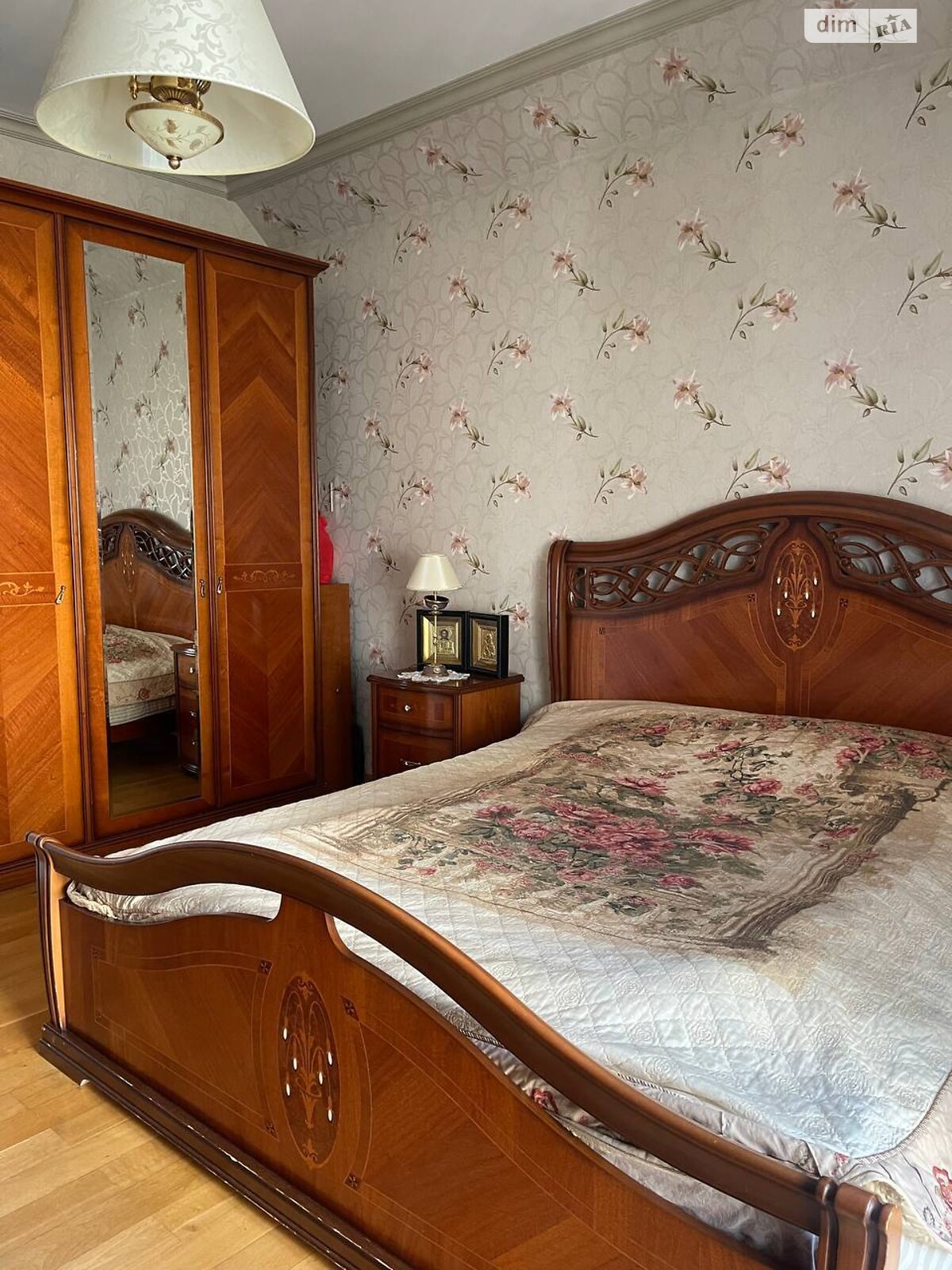 триповерховий будинок з верандою, 299 кв. м, цегла. Продаж у Гнідині фото 1 триповерховий будинок з верандою, 299 кв. м, цегла. Продаж у Гнідині фото 1