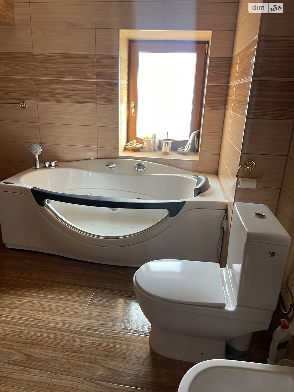триповерховий будинок з верандою, 299 кв. м, цегла. Продаж у Гнідині фото 1 триповерховий будинок з верандою, 299 кв. м, цегла. Продаж у Гнідині фото 1