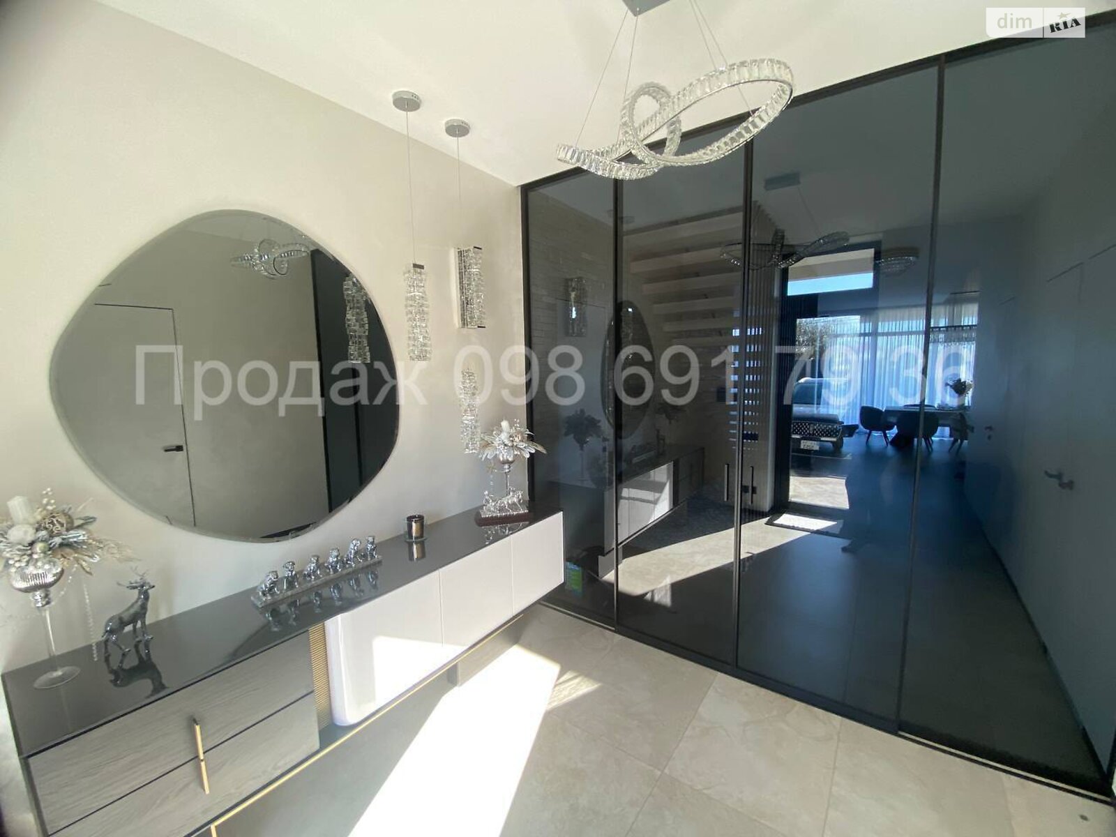 двухэтажный дом с гаражом, 292.4 кв. м, кирпич. Продажа в Гнедине фото 1 двухэтажный дом с гаражом, 292.4 кв. м, кирпич. Продажа в Гнедине фото 1