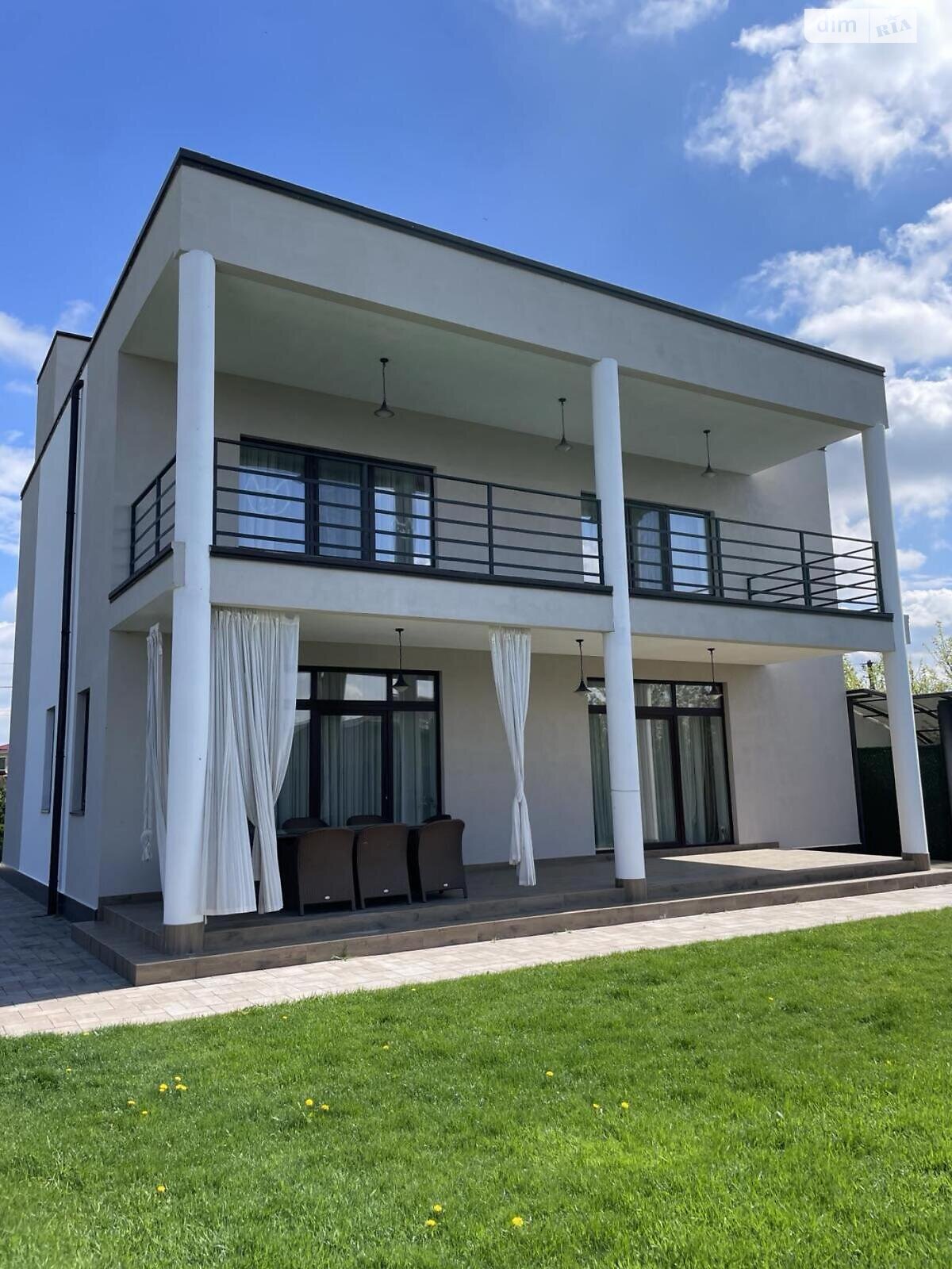 двухэтажный дом с гаражом, 270.5 кв. м, кирпич. Продажа в Гнедине фото 1 двухэтажный дом с гаражом, 270.5 кв. м, кирпич. Продажа в Гнедине фото 1