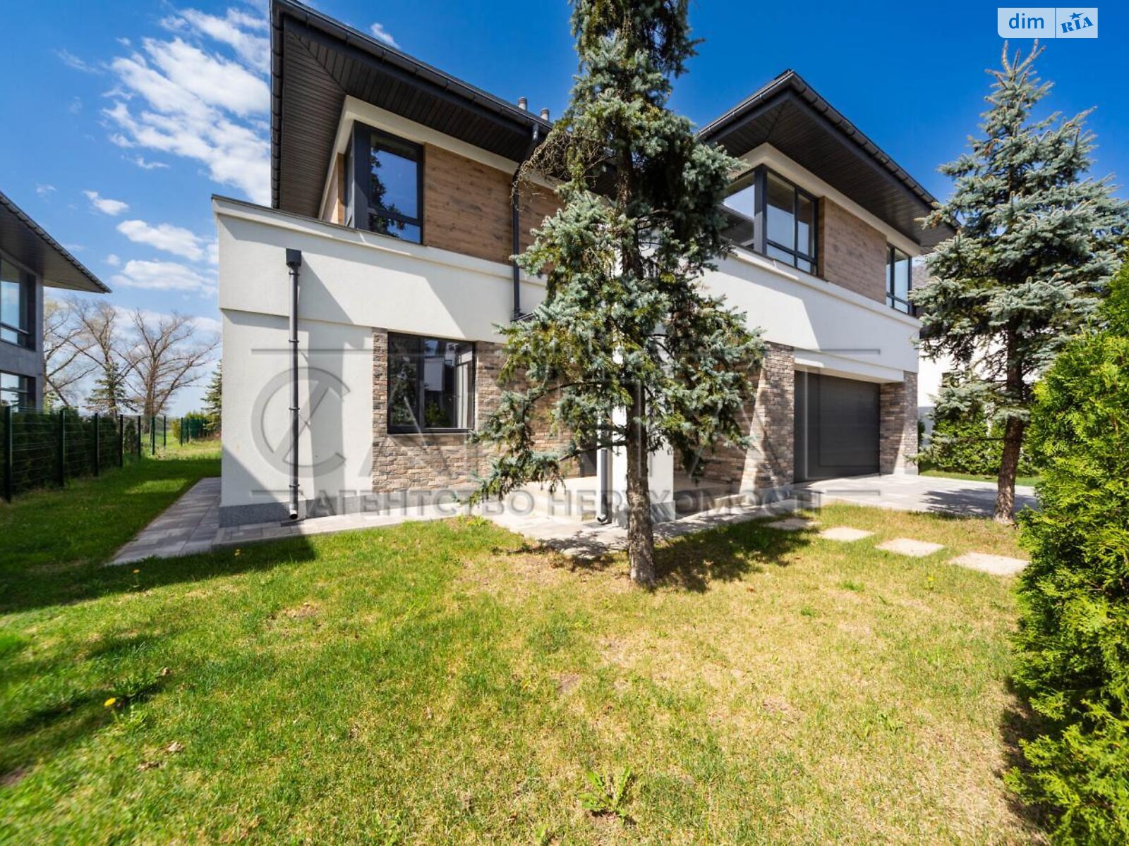 двухэтажный дом, 300 кв. м, кирпич. Продажа в Гнедине фото 1 двухэтажный дом, 300 кв. м, кирпич. Продажа в Гнедине фото 1