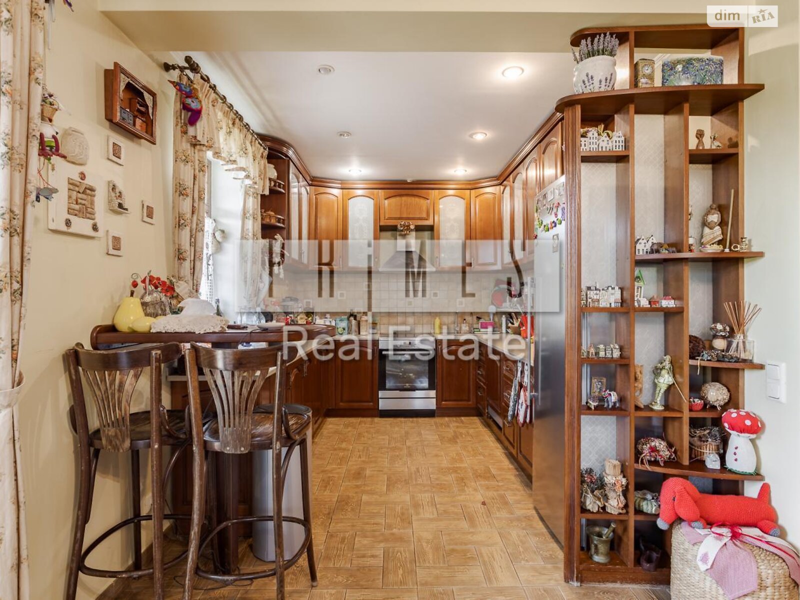 трехэтажный дом с верандой, 365.7 кв. м, кирпич. Продажа в Гнедине фото 1 трехэтажный дом с верандой, 365.7 кв. м, кирпич. Продажа в Гнедине фото 1