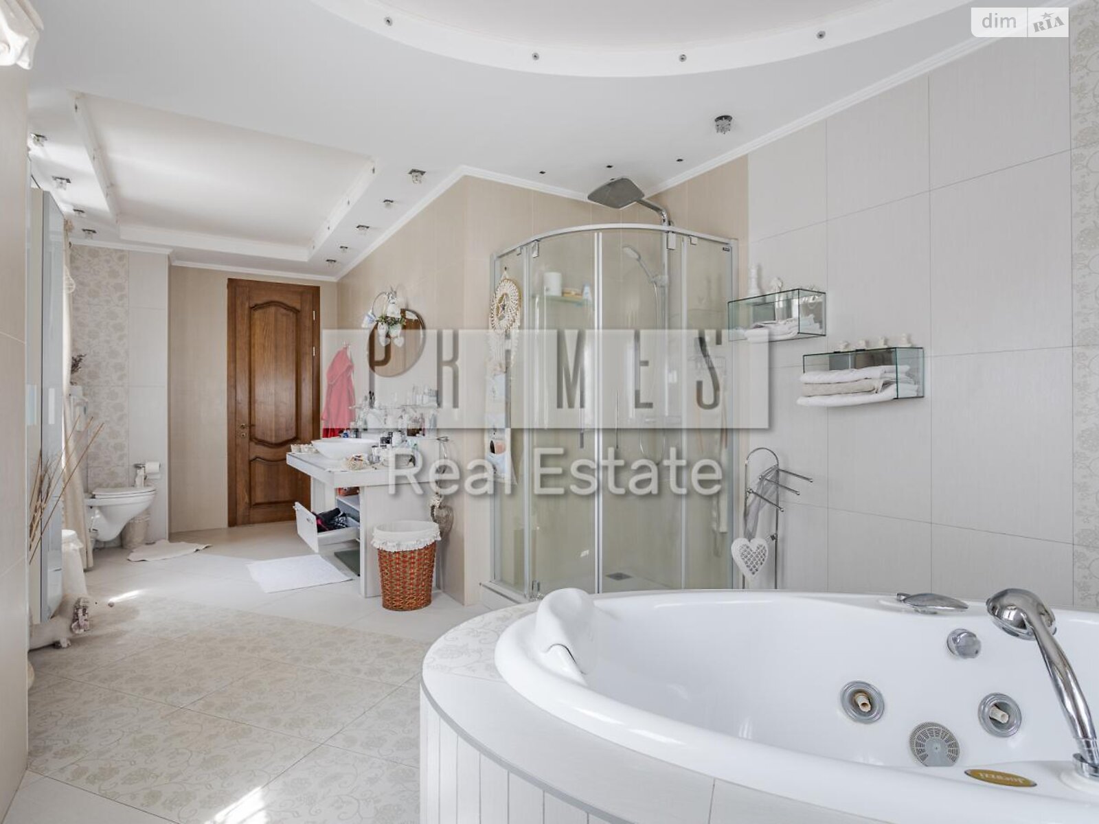 трехэтажный дом с верандой, 365.7 кв. м, кирпич. Продажа в Гнедине фото 1 трехэтажный дом с верандой, 365.7 кв. м, кирпич. Продажа в Гнедине фото 1