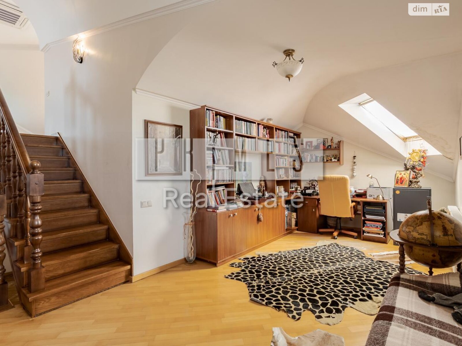 трехэтажный дом с верандой, 365.7 кв. м, кирпич. Продажа в Гнедине фото 1 трехэтажный дом с верандой, 365.7 кв. м, кирпич. Продажа в Гнедине фото 1