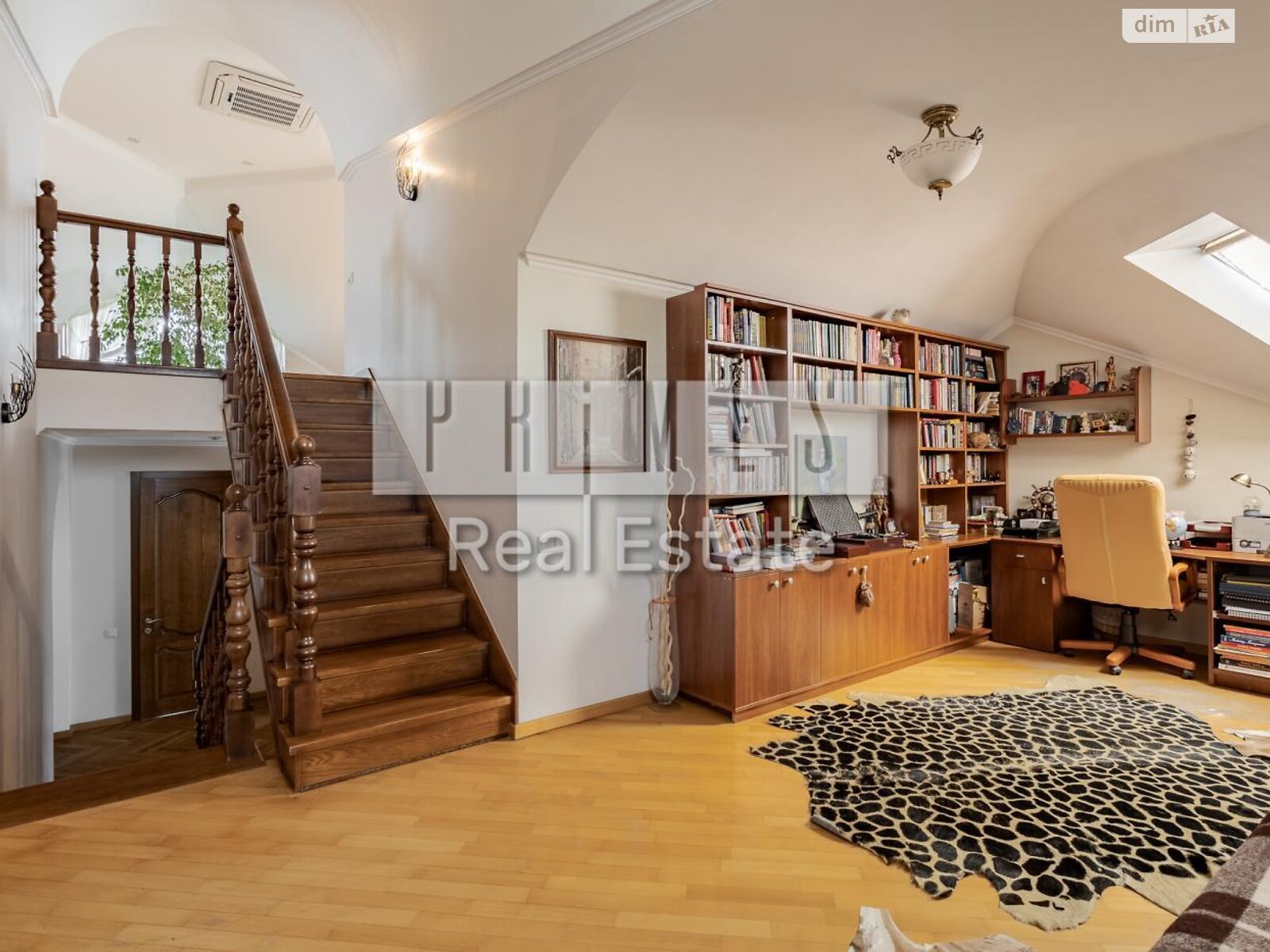 трехэтажный дом с верандой, 365.7 кв. м, кирпич. Продажа в Гнедине фото 1 трехэтажный дом с верандой, 365.7 кв. м, кирпич. Продажа в Гнедине фото 1