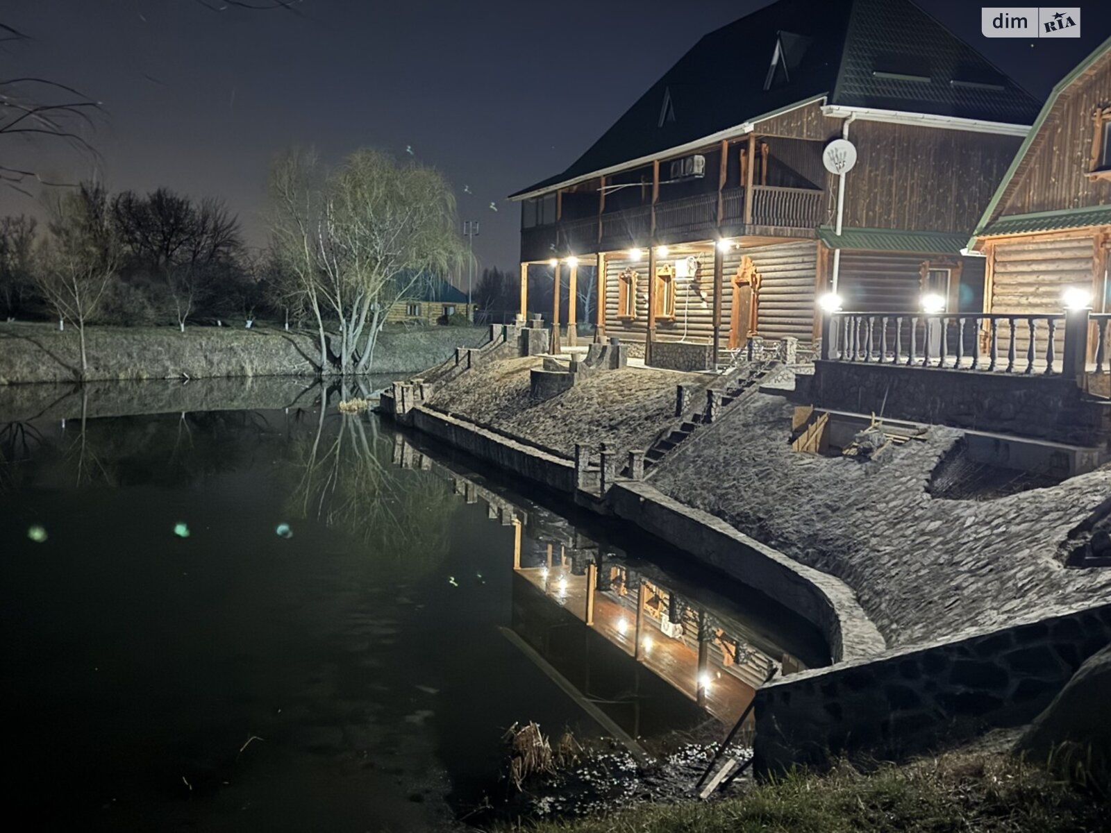 триповерховий будинок з верандою, 300 кв. м, цегла. Продаж у Гнідині фото 1