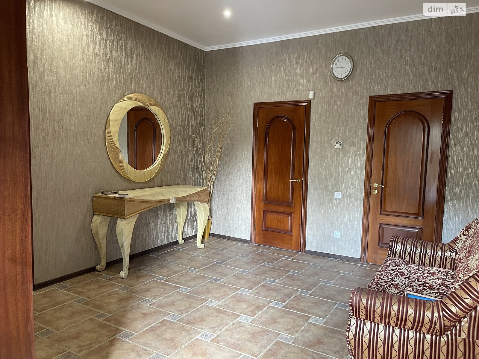 триповерховий будинок з верандою, 300 кв. м, цегла. Продаж у Гнідині фото 1