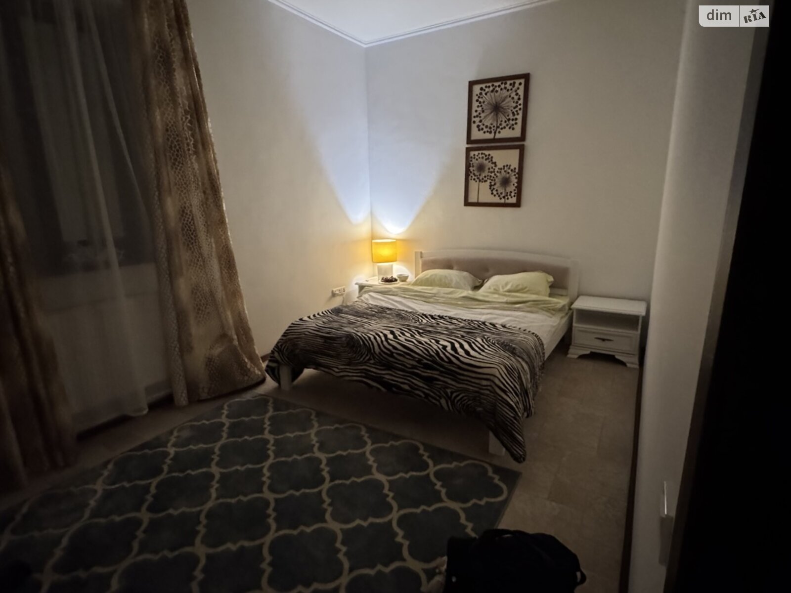 триповерховий будинок з верандою, 300 кв. м, цегла. Продаж у Гнідині фото 1