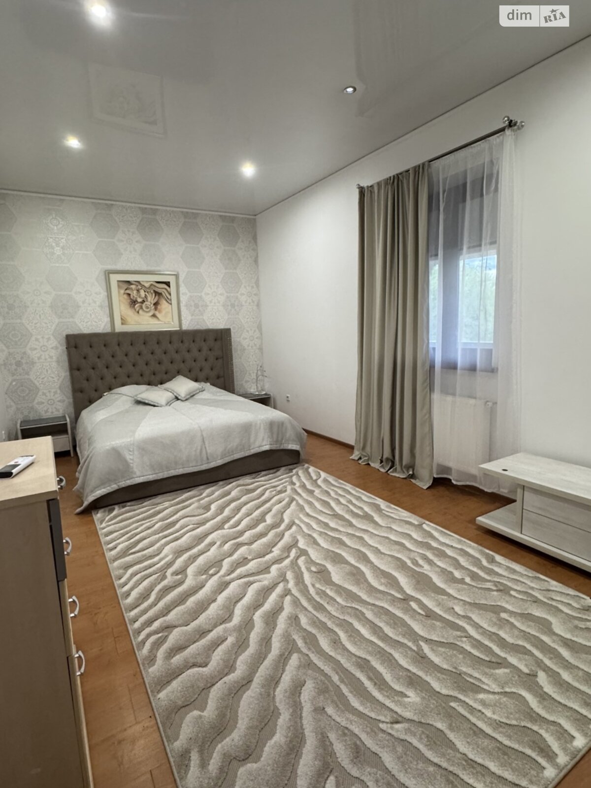 триповерховий будинок з верандою, 300 кв. м, цегла. Продаж у Гнідині фото 1