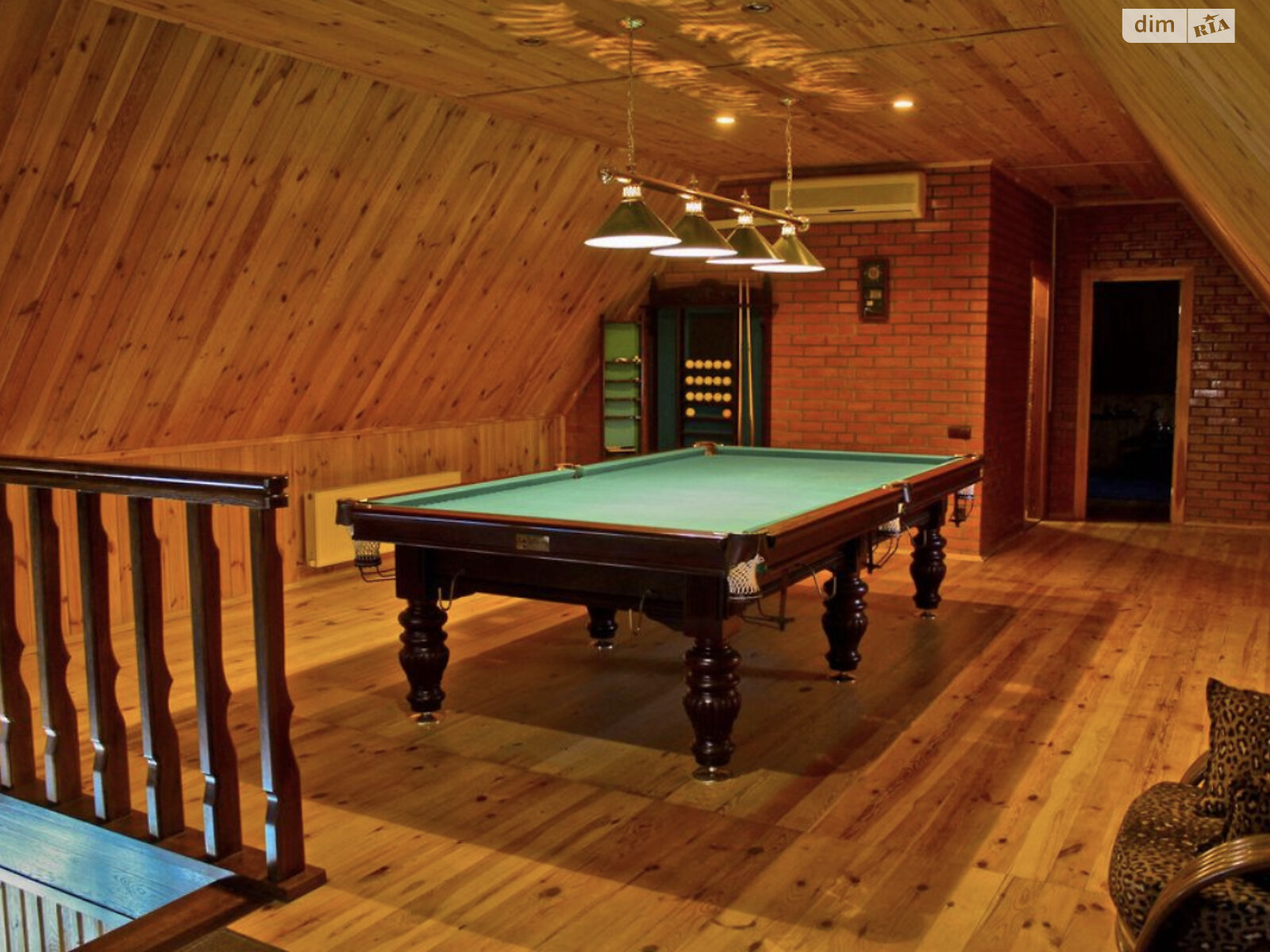 триповерховий будинок з верандою, 300 кв. м, цегла. Продаж у Гнідині фото 1