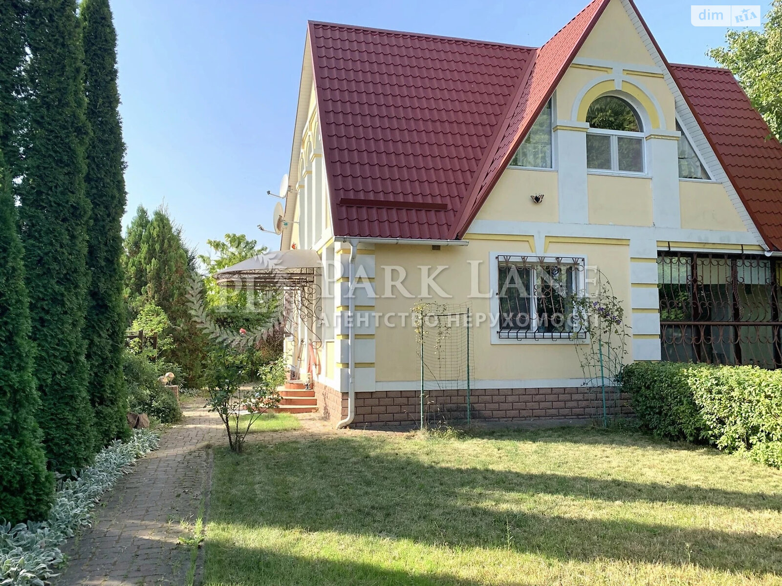 двухэтажный дом с гаражом, 200 кв. м, кирпич. Продажа в Гоголеве фото 1 двухэтажный дом с гаражом, 200 кв. м, кирпич. Продажа в Гоголеве фото 1