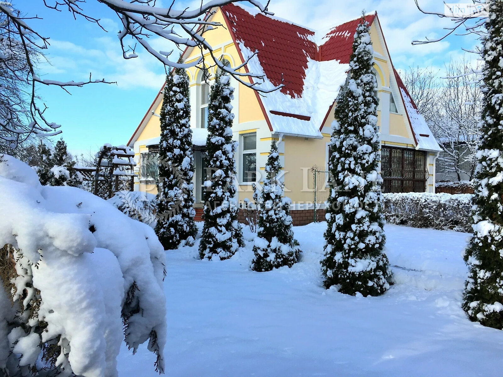 двухэтажный дом с гаражом, 200 кв. м, кирпич. Продажа в Гоголеве фото 1 двухэтажный дом с гаражом, 200 кв. м, кирпич. Продажа в Гоголеве фото 1