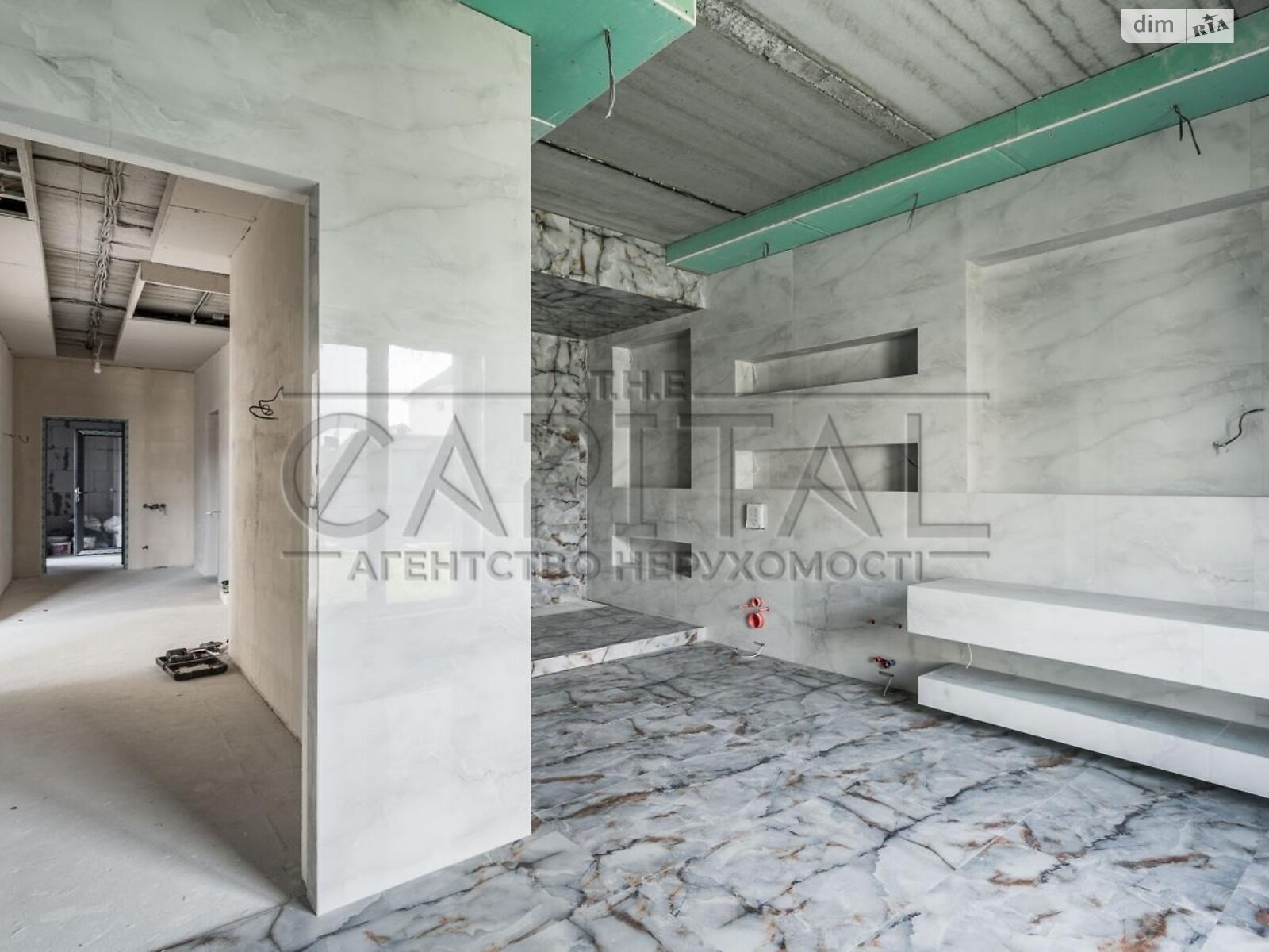 двухэтажный дом с гаражом, 439 кв. м, кирпич. Продажа в Горе фото 1